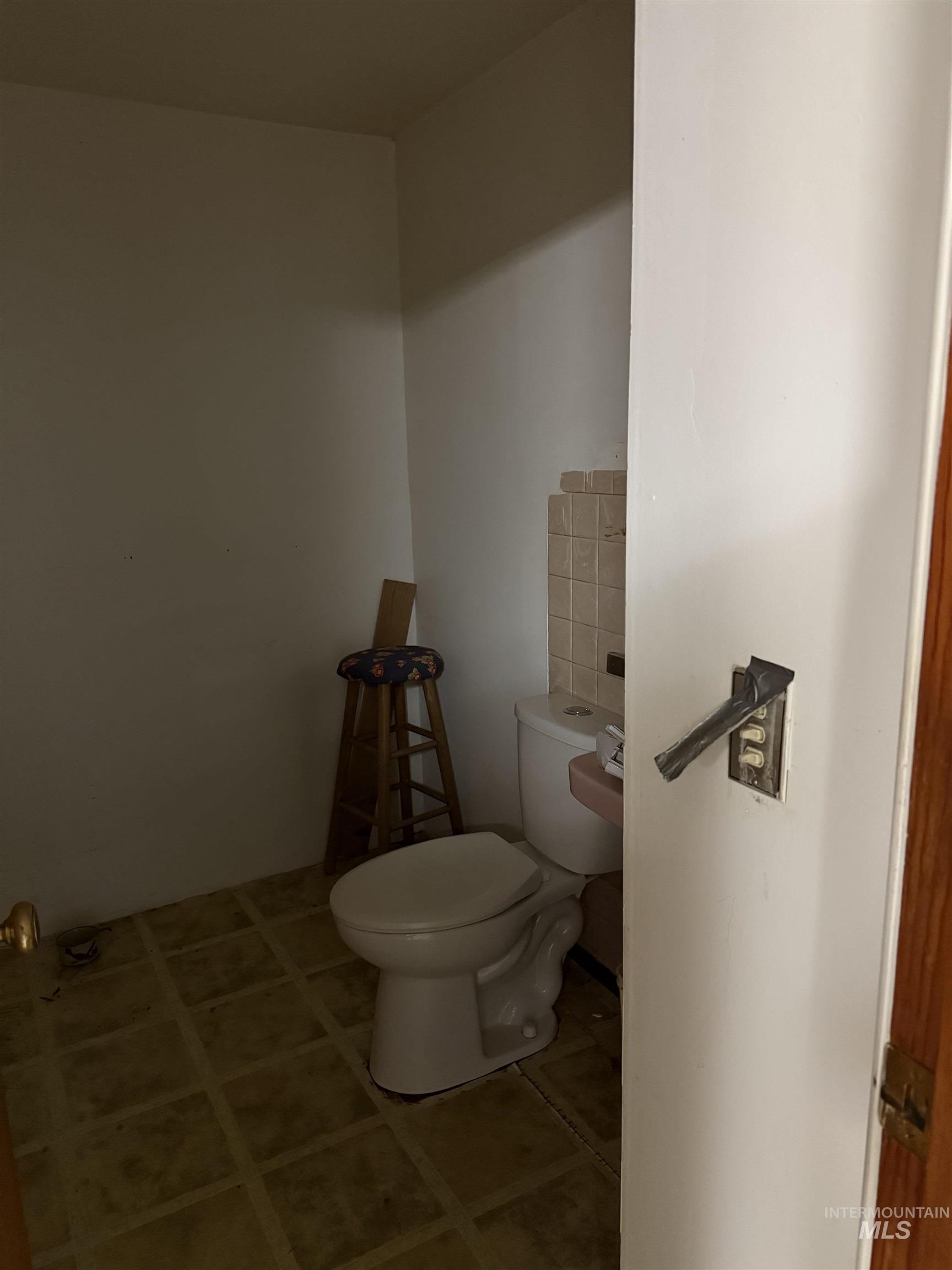 14391 Highway 12, Orofino, Idaho 83544, 4 Rooms, Business/Commercial For Sale, Price $195,000,MLS 98948532