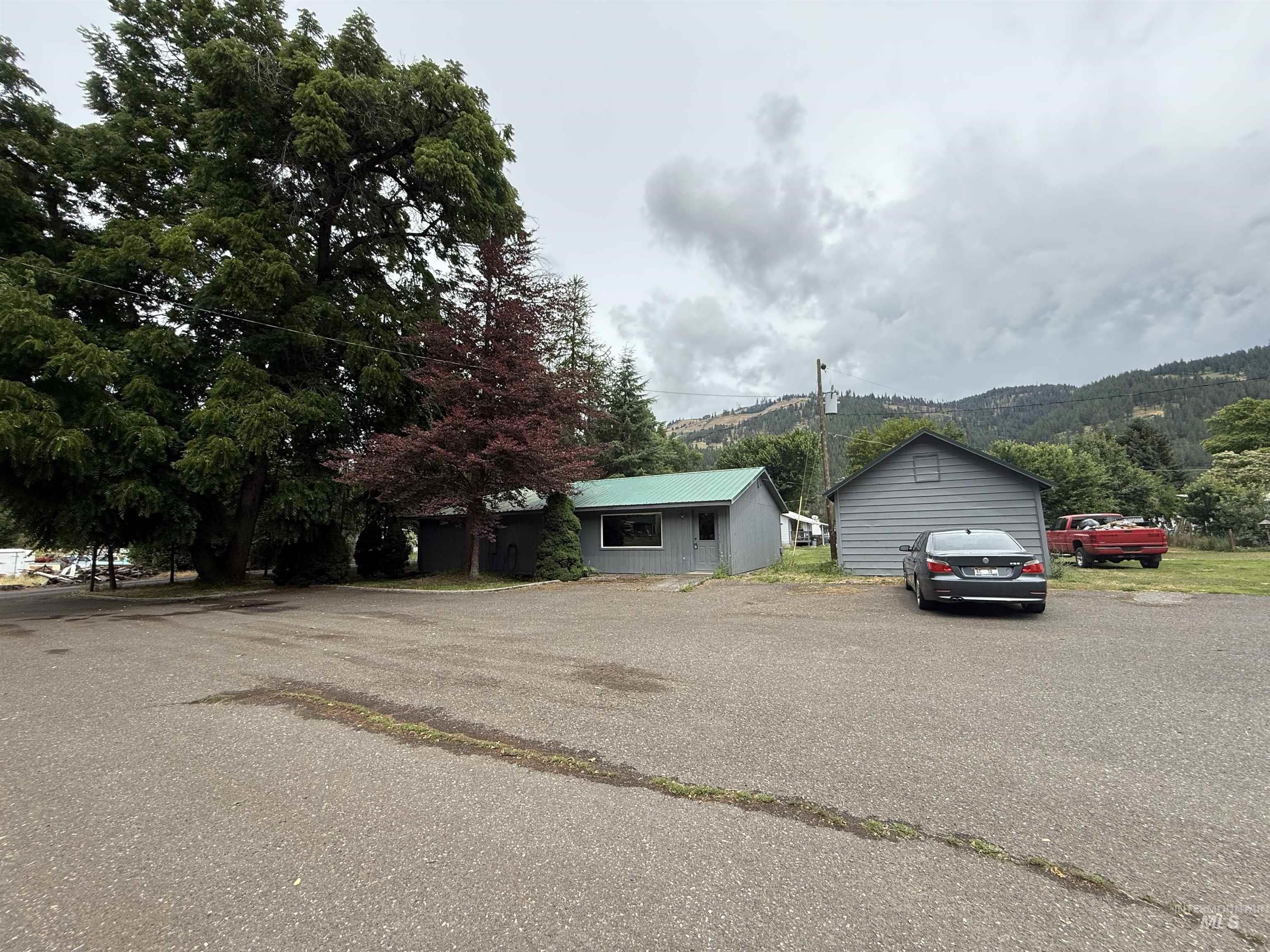 14391 Highway 12, Orofino, Idaho 83544, 4 Rooms, Business/Commercial For Sale, Price $195,000,MLS 98948532