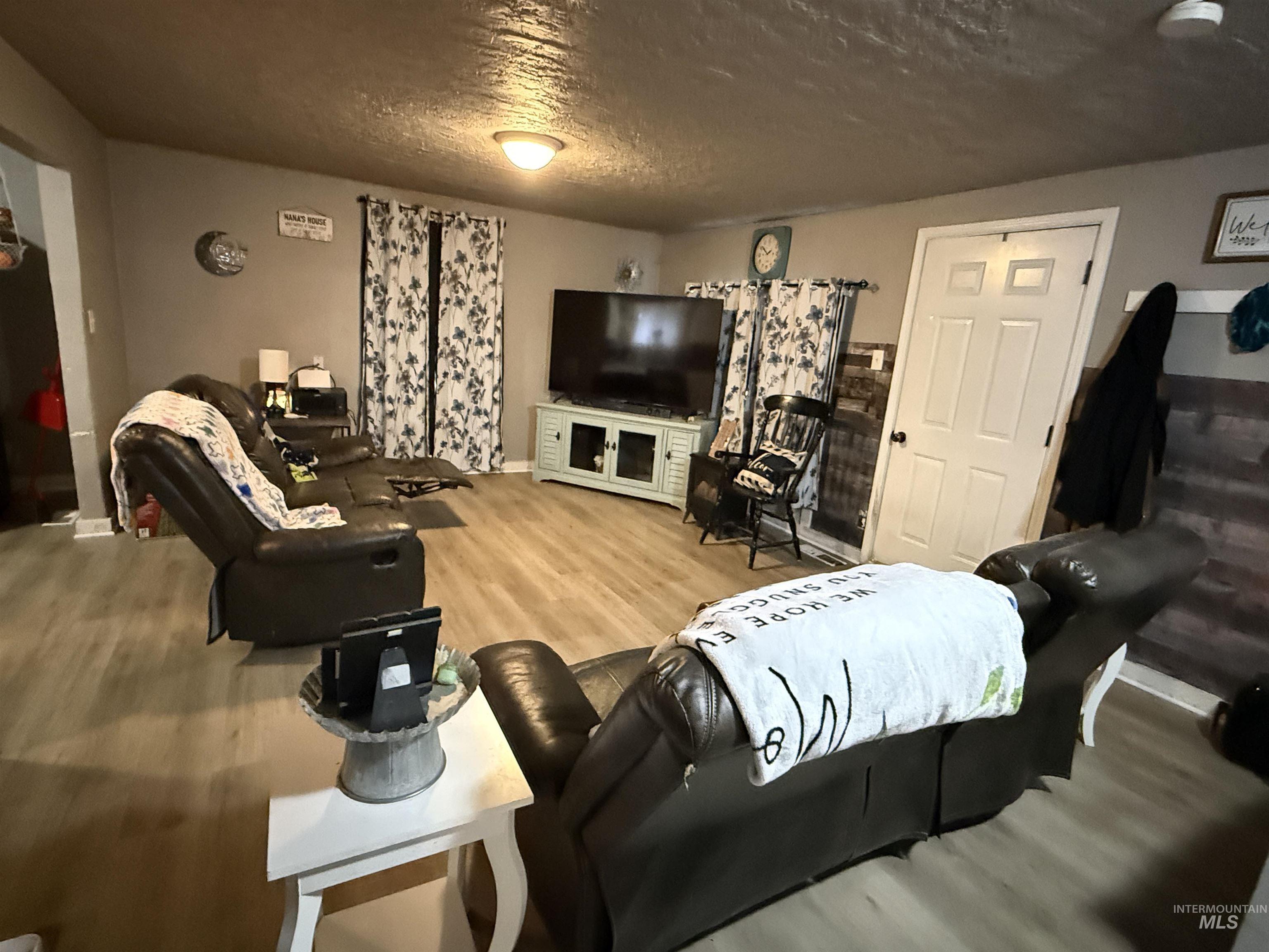 12402 Hwy 44, Middleton, Idaho 83644, 3 Bedrooms, 2 Bathrooms, Residential For Sale, Price $432,000,MLS 98948537