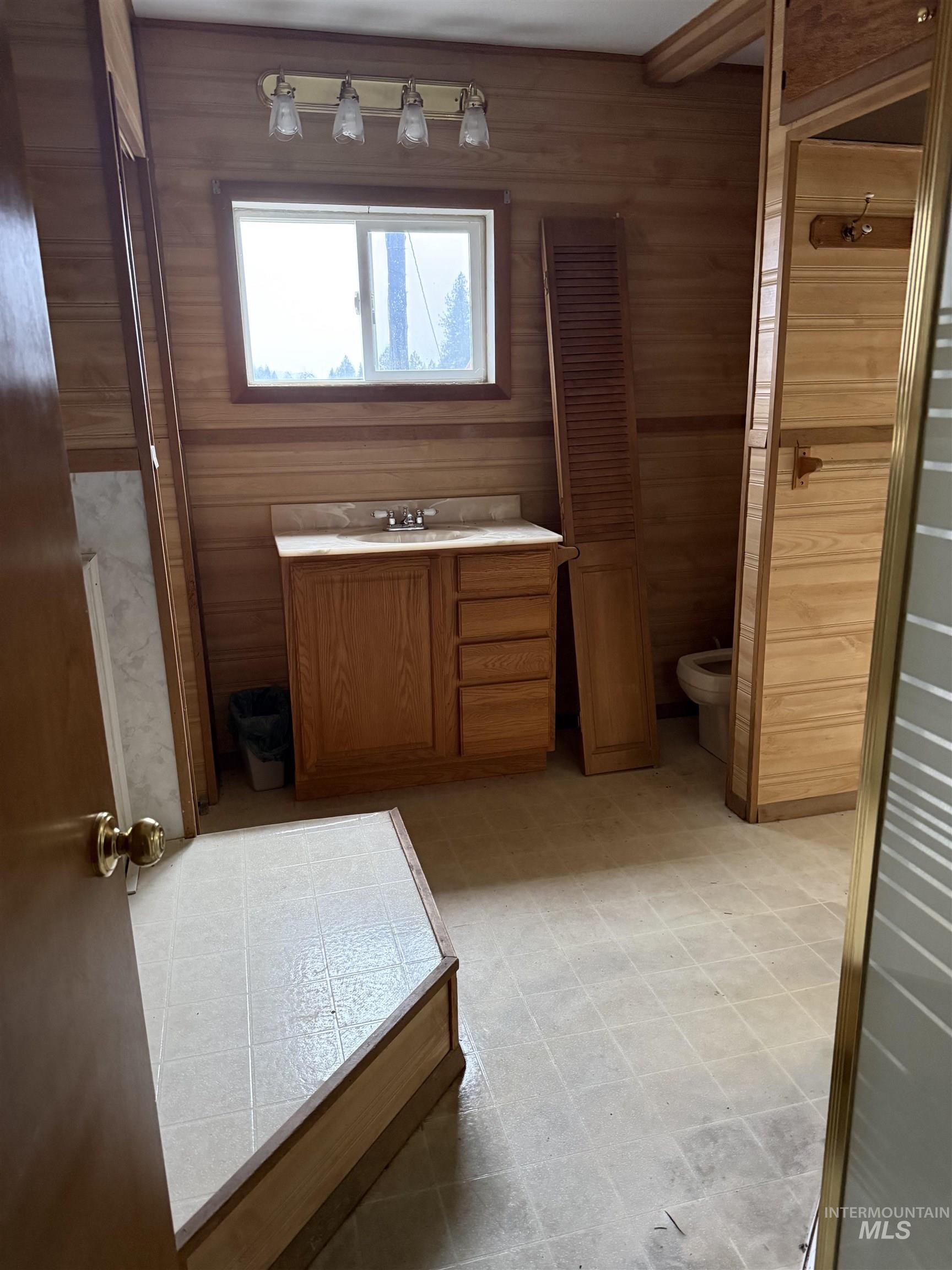 5656 Three Mile Road, Weippe, Idaho 83553, 2 Bedrooms, 2 Bathrooms, Residential For Sale, Price $499,000,MLS 98948544