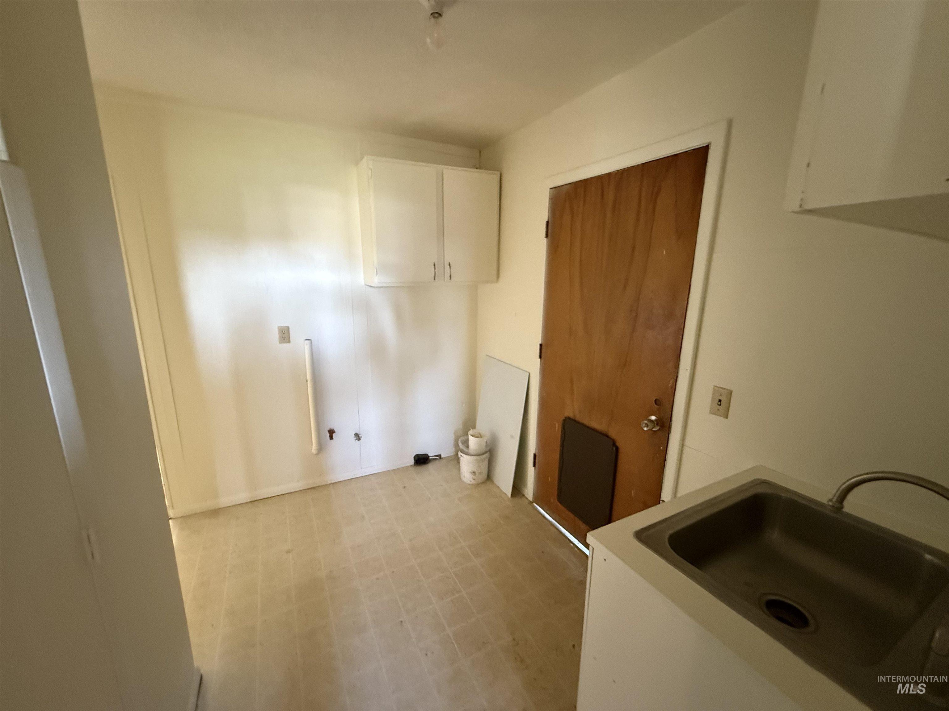 5656 Three Mile Road, Weippe, Idaho 83553, 2 Bedrooms, 2 Bathrooms, Residential For Sale, Price $499,000,MLS 98948544