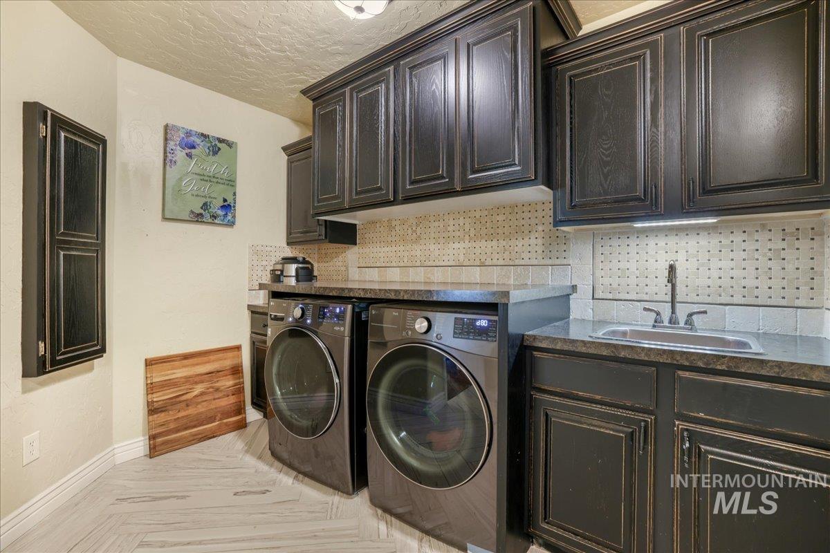 1801 E 3900 N, Buhl, Idaho 83316, 5 Bedrooms, 3 Bathrooms, Residential For Sale, Price $859,000,MLS 98948565