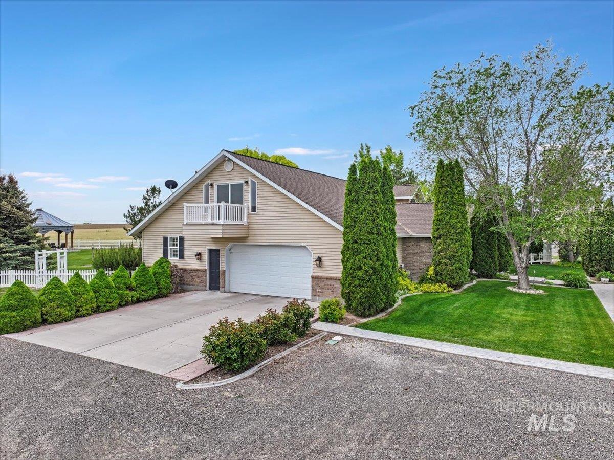 1801 E 3900 N, Buhl, Idaho 83316, 5 Bedrooms, 3 Bathrooms, Residential For Sale, Price $859,000,MLS 98948565