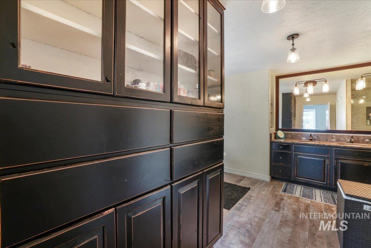 1801 E 3900 N, Buhl, Idaho 83316, 5 Bedrooms, 3 Bathrooms, Residential For Sale, Price $859,000,MLS 98948565