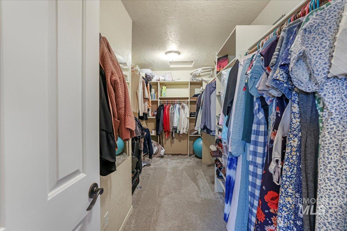 1801 E 3900 N, Buhl, Idaho 83316, 5 Bedrooms, 3 Bathrooms, Residential For Sale, Price $859,000,MLS 98948565