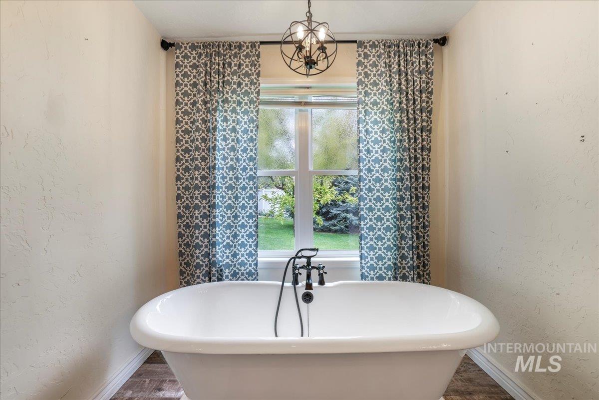 1801 E 3900 N, Buhl, Idaho 83316, 5 Bedrooms, 3 Bathrooms, Residential For Sale, Price $859,000,MLS 98948565