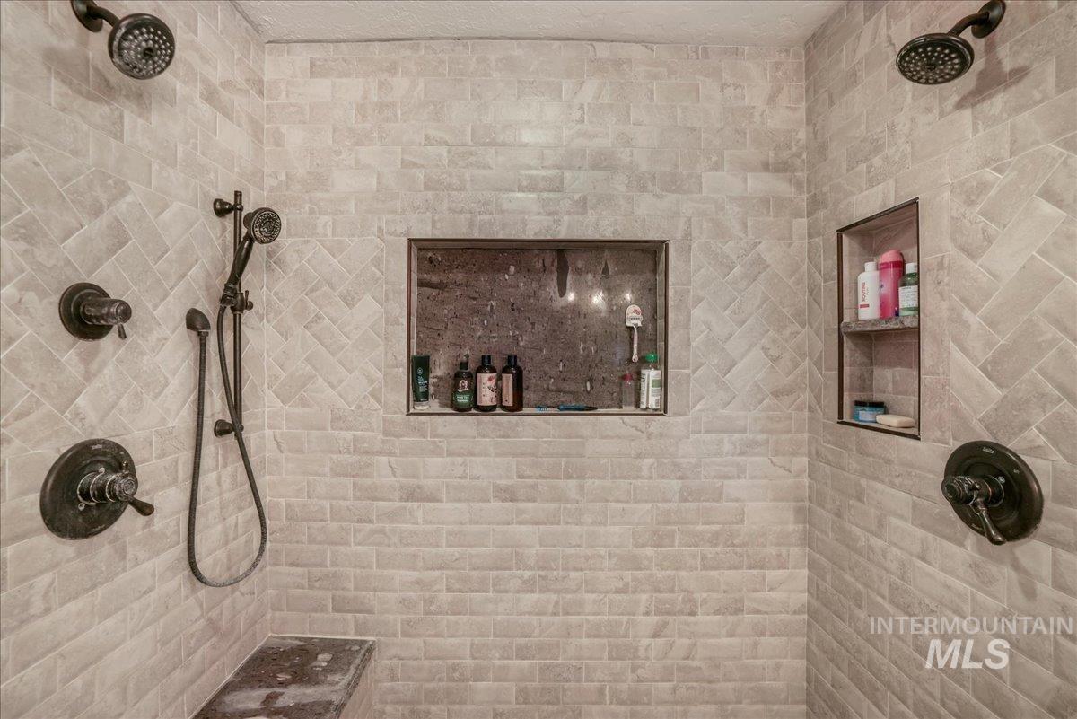 1801 E 3900 N, Buhl, Idaho 83316, 5 Bedrooms, 3 Bathrooms, Residential For Sale, Price $859,000,MLS 98948565