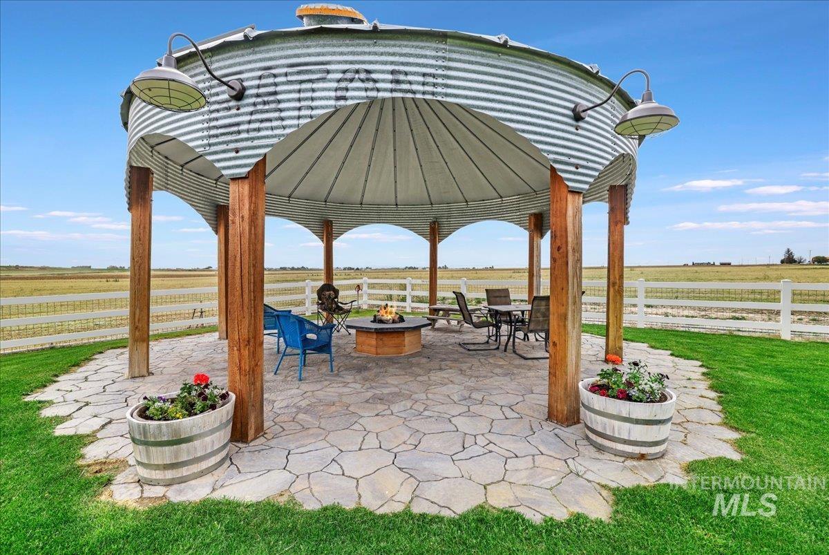 1801 E 3900 N, Buhl, Idaho 83316, 5 Bedrooms, 3 Bathrooms, Residential For Sale, Price $859,000,MLS 98948565