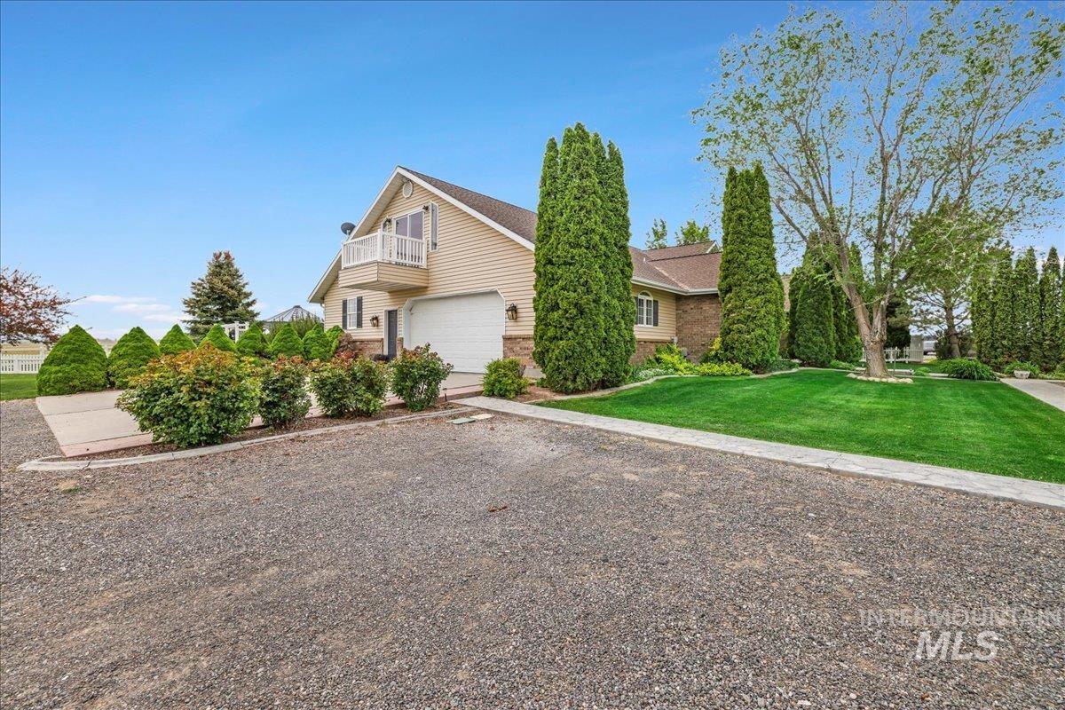 1801 E 3900 N, Buhl, Idaho 83316, 5 Bedrooms, 3 Bathrooms, Residential For Sale, Price $859,000,MLS 98948565