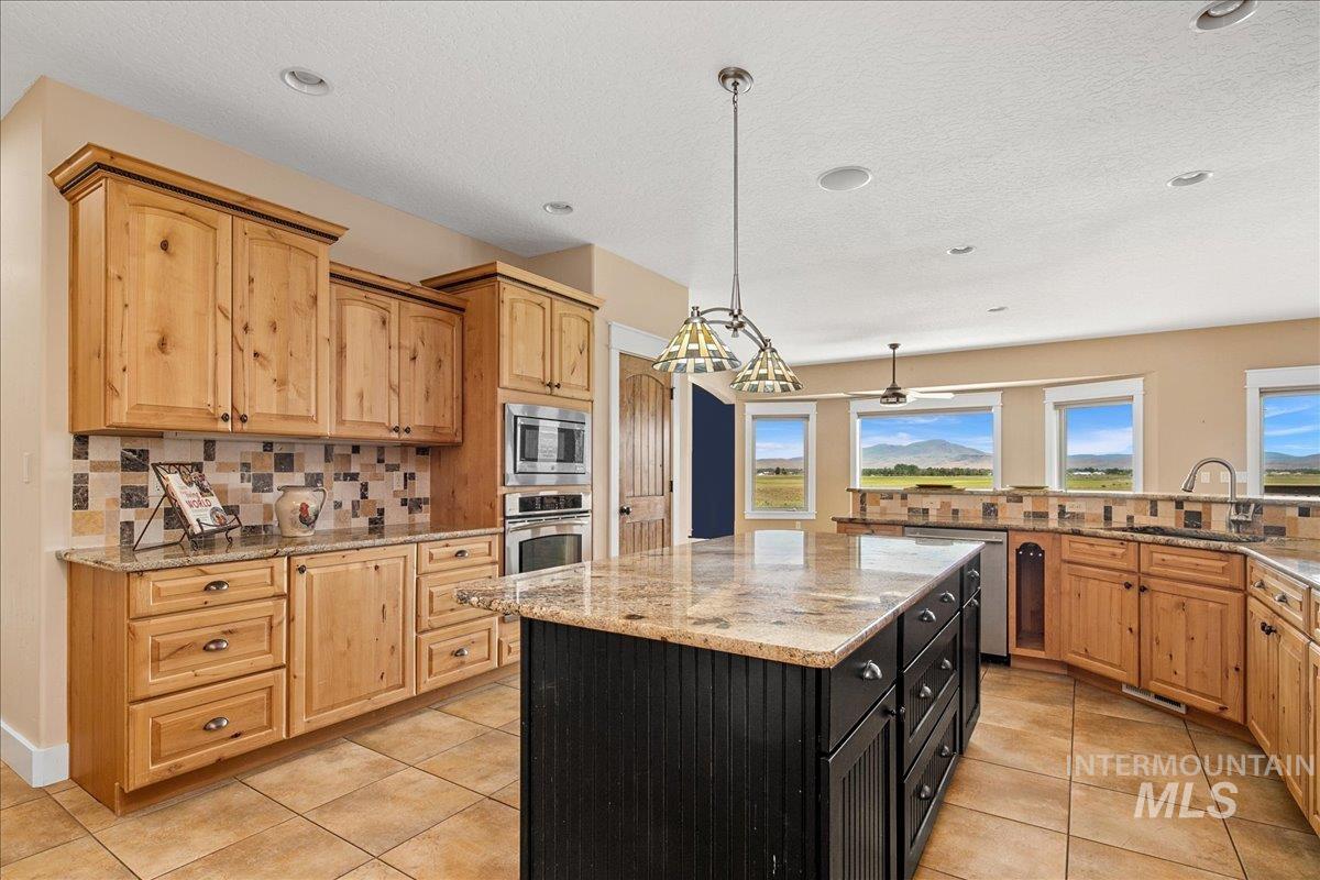 2600 W South Slope Rd, Emmett, Idaho 83617, 4 Bedrooms, 4 Bathrooms, Residential For Sale, Price $1,389,000, 98948661