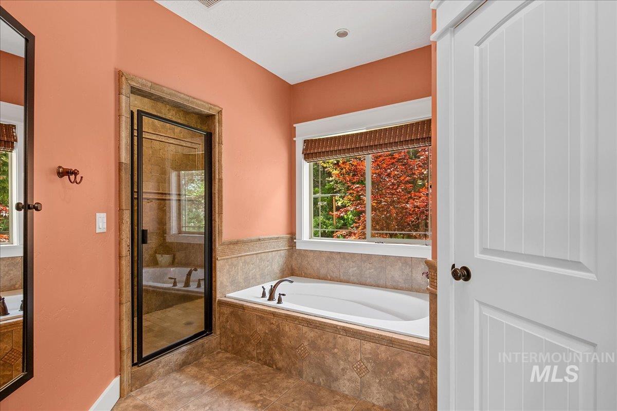 2600 W South Slope Rd, Emmett, Idaho 83617, 4 Bedrooms, 4 Bathrooms, Residential For Sale, Price $1,389,000, 98948661