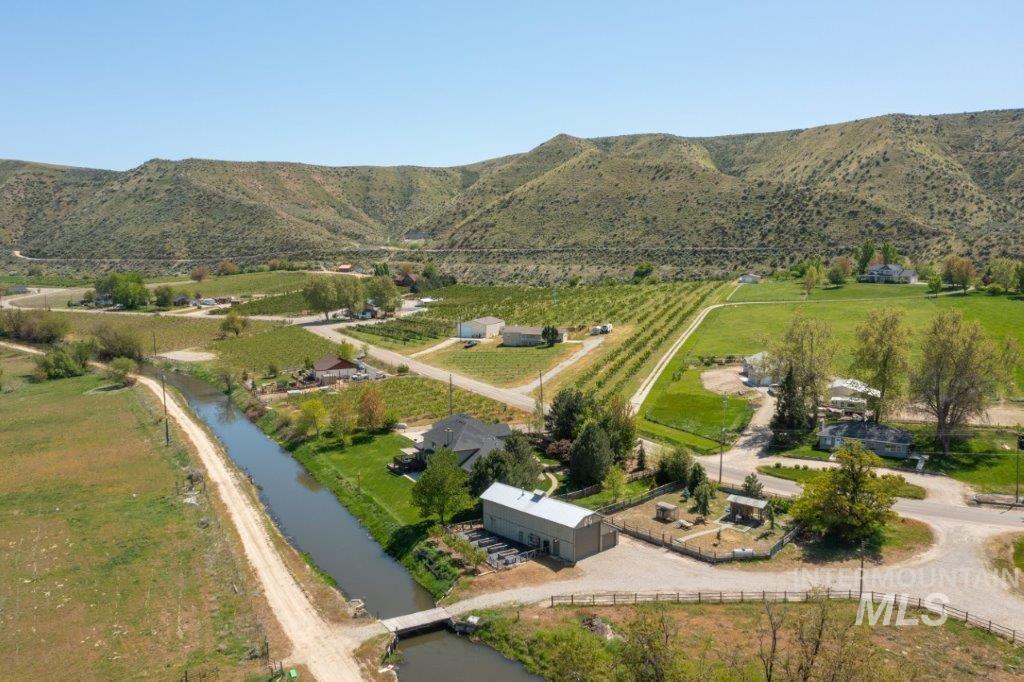 2600 W South Slope Rd, Emmett, Idaho 83617, 4 Bedrooms, 4 Bathrooms, Residential For Sale, Price $1,389,000, 98948661