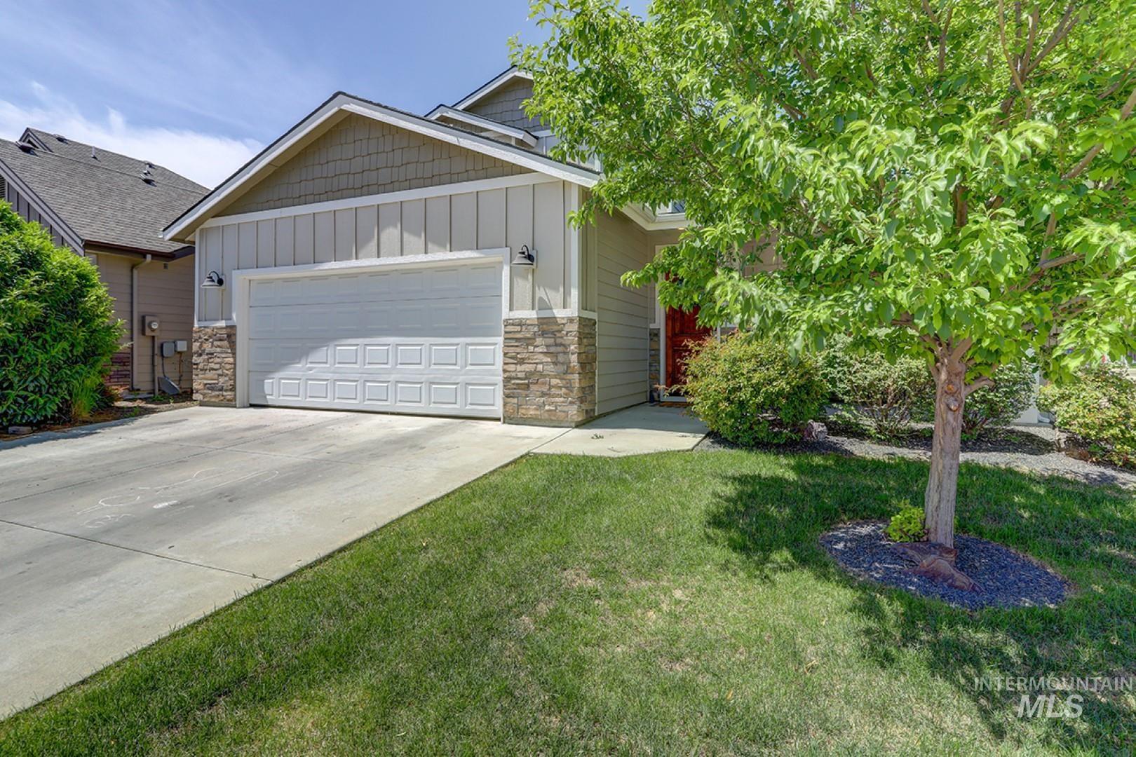 2701 N Summerbrook, Meridian, Idaho 83646, 4 Bedrooms, 2.5 Bathrooms, Residential For Sale, Price $449,900,MLS 98948681
