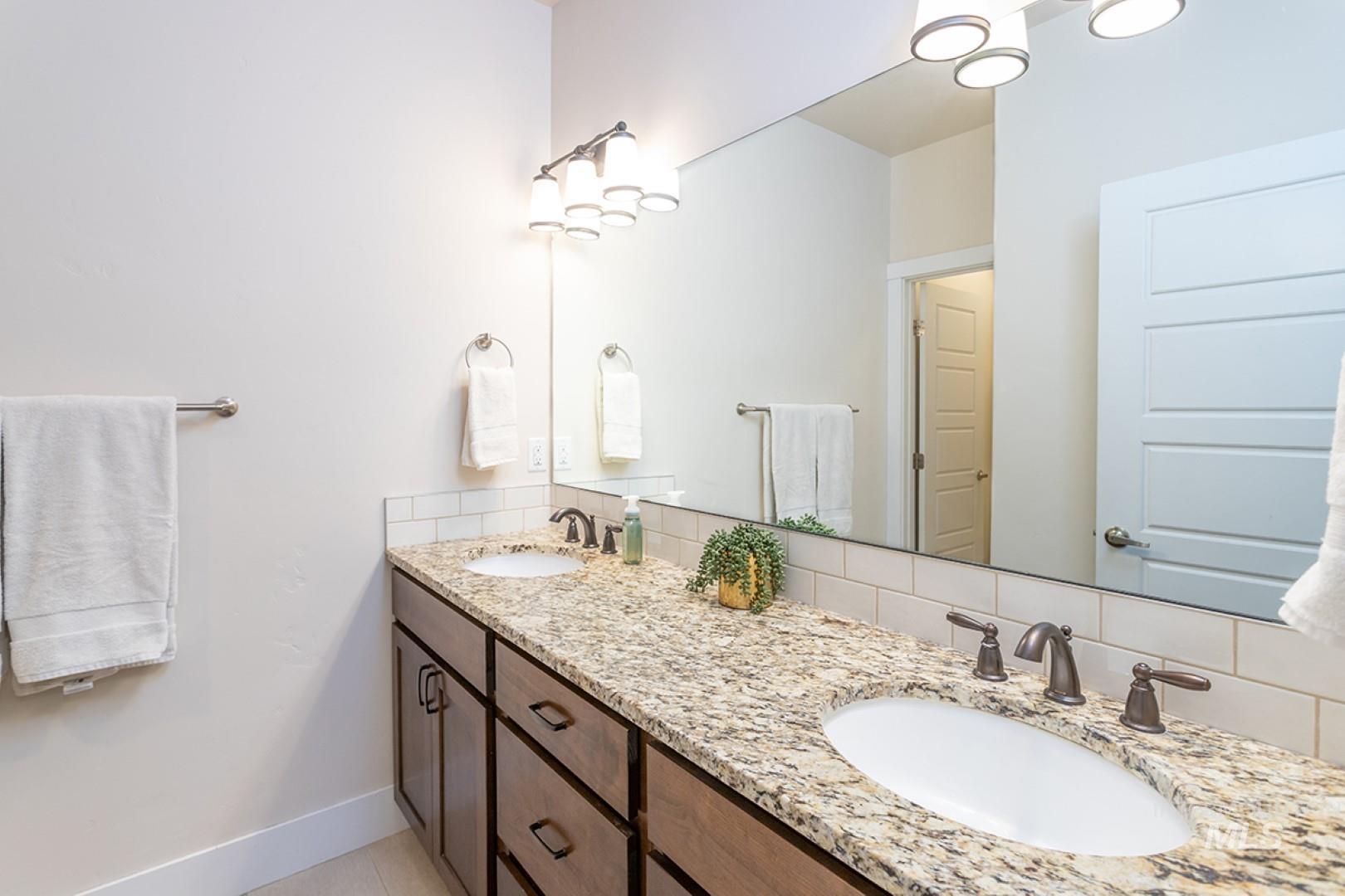 2701 N Summerbrook, Meridian, Idaho 83646, 4 Bedrooms, 2.5 Bathrooms, Residential For Sale, Price $449,900,MLS 98948681