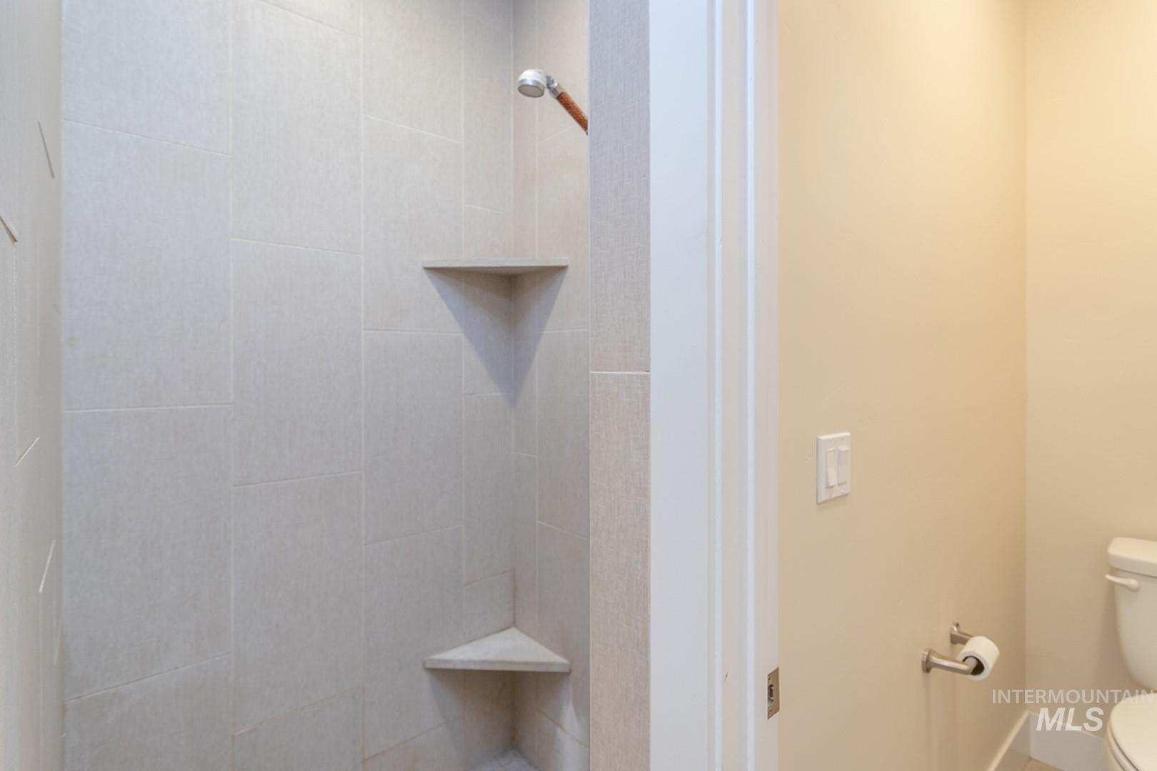 2701 N Summerbrook, Meridian, Idaho 83646, 4 Bedrooms, 2.5 Bathrooms, Residential For Sale, Price $449,900,MLS 98948681