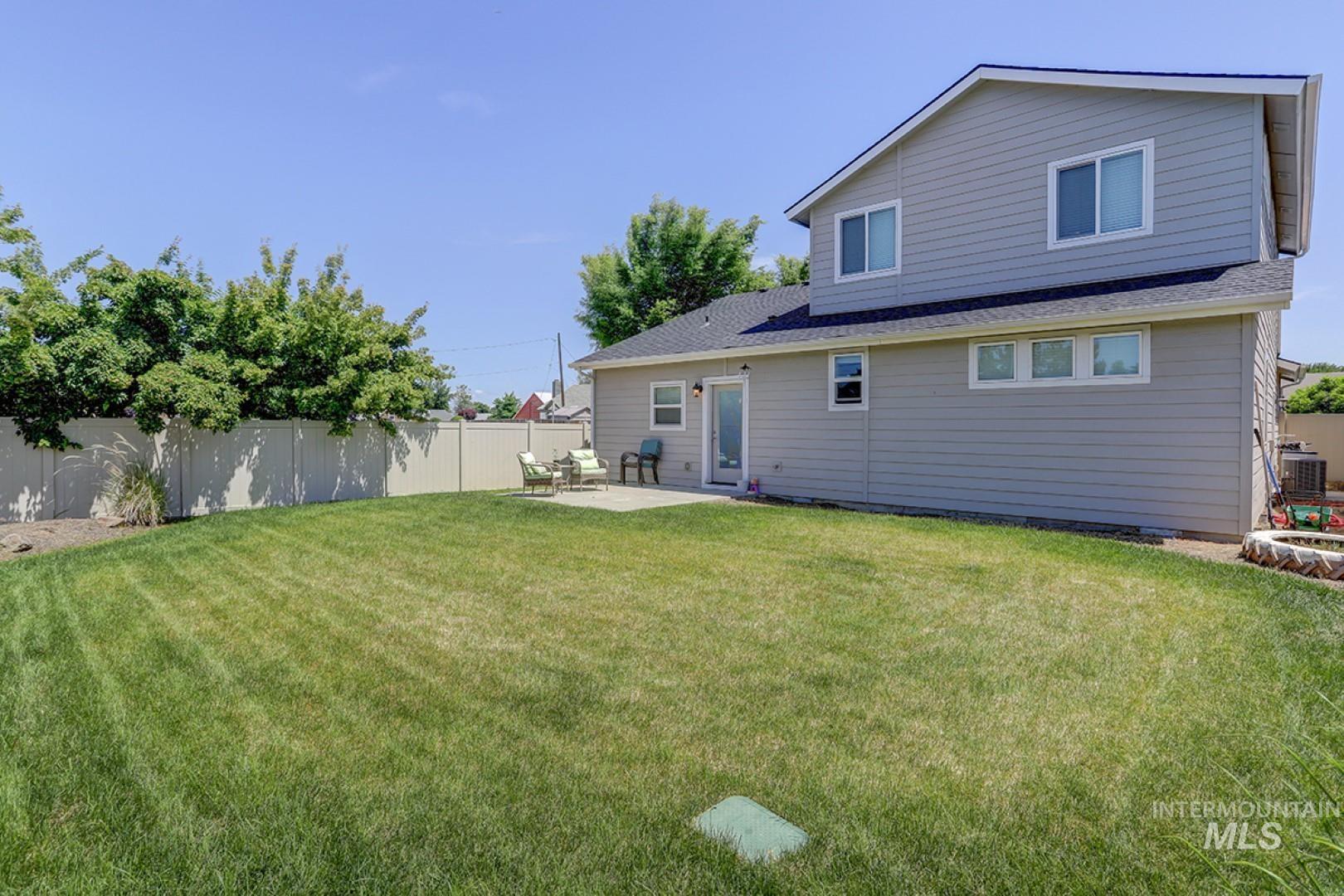 2701 N Summerbrook, Meridian, Idaho 83646, 4 Bedrooms, 2.5 Bathrooms, Residential For Sale, Price $449,900,MLS 98948681