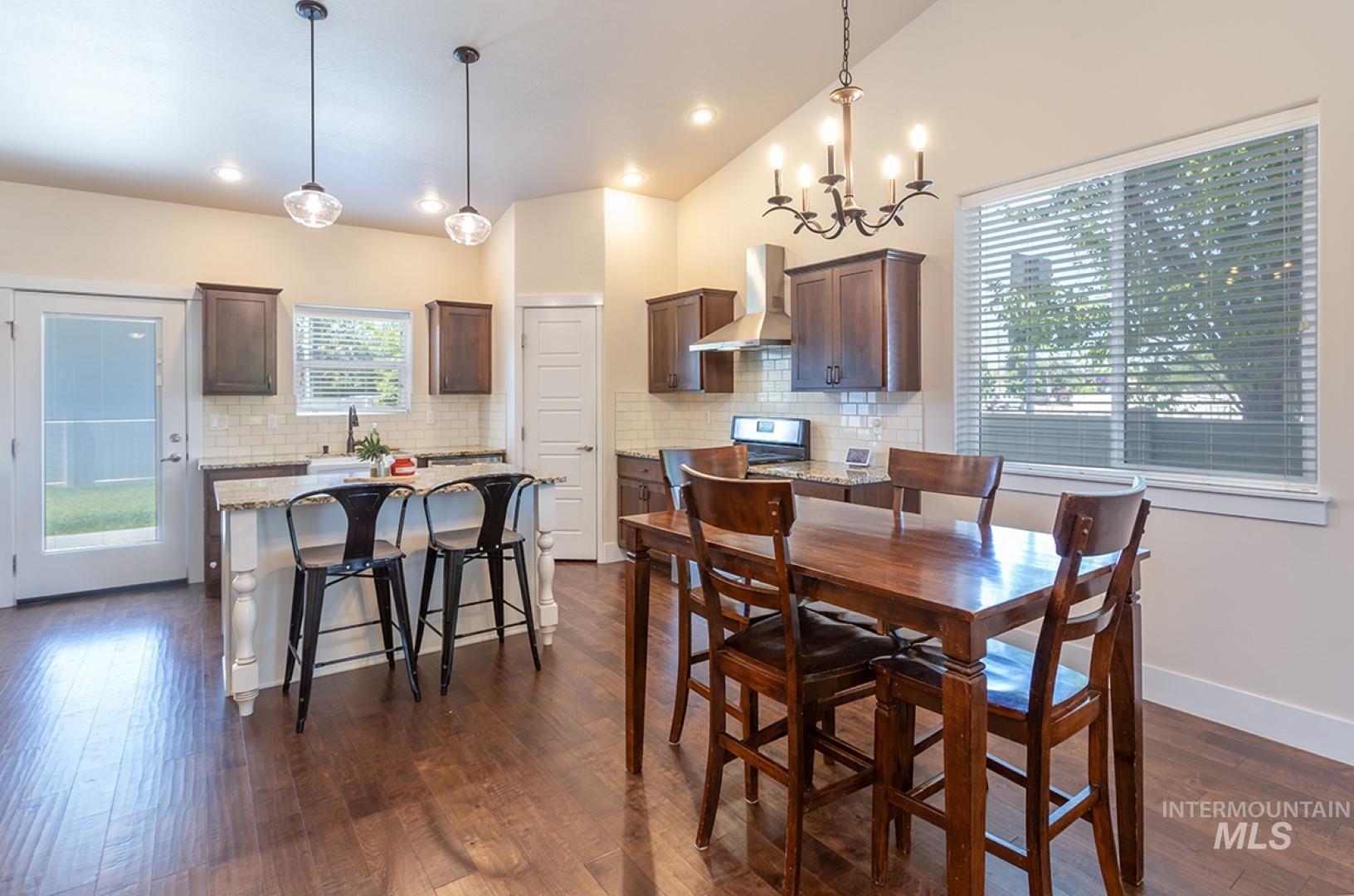 2701 N Summerbrook, Meridian, Idaho 83646, 4 Bedrooms, 2.5 Bathrooms, Residential For Sale, Price $449,900,MLS 98948681