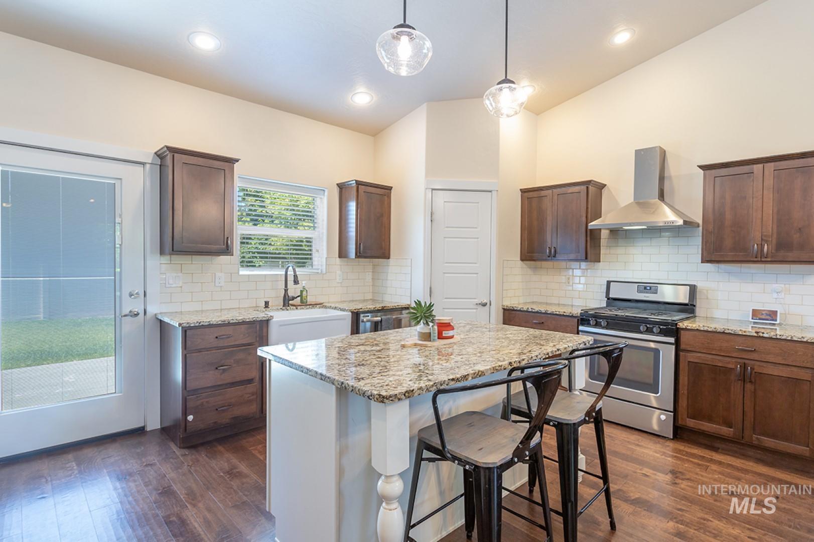 2701 N Summerbrook, Meridian, Idaho 83646, 4 Bedrooms, 2.5 Bathrooms, Residential For Sale, Price $449,900,MLS 98948681