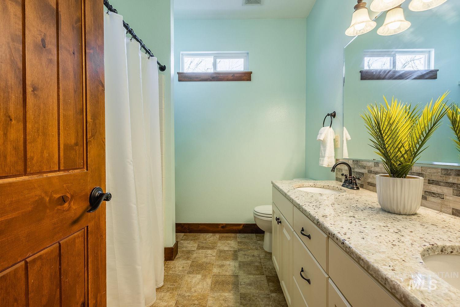 296 N Clearpoint Way, Eagle, Idaho 83616, 5 Bedrooms, 3.5 Bathrooms, Residential For Sale, Price $999,999, 98948833