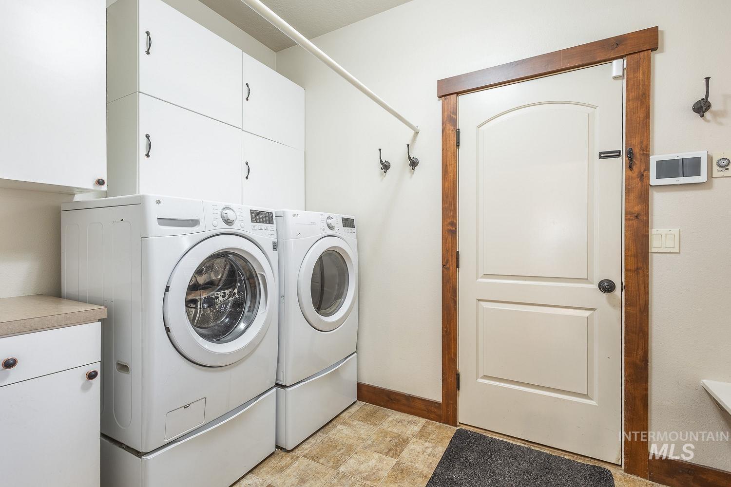 296 N Clearpoint Way, Eagle, Idaho 83616, 5 Bedrooms, 3.5 Bathrooms, Residential For Sale, Price $999,999, 98948833