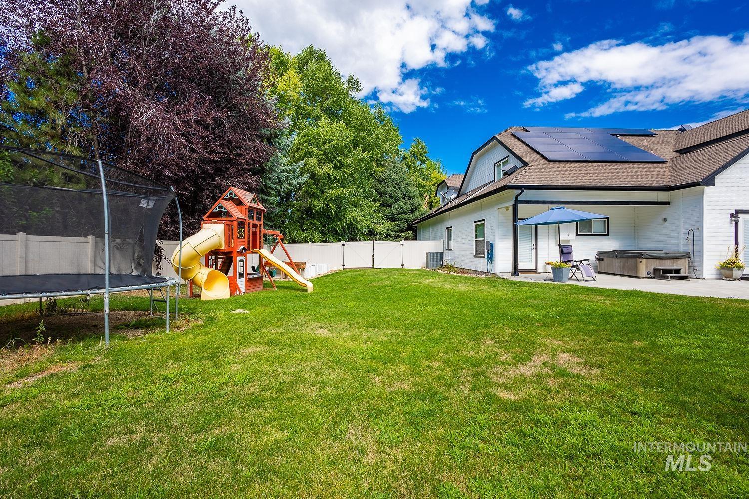 296 N Clearpoint Way, Eagle, Idaho 83616, 5 Bedrooms, 3.5 Bathrooms, Residential For Sale, Price $999,999,MLS 98948833