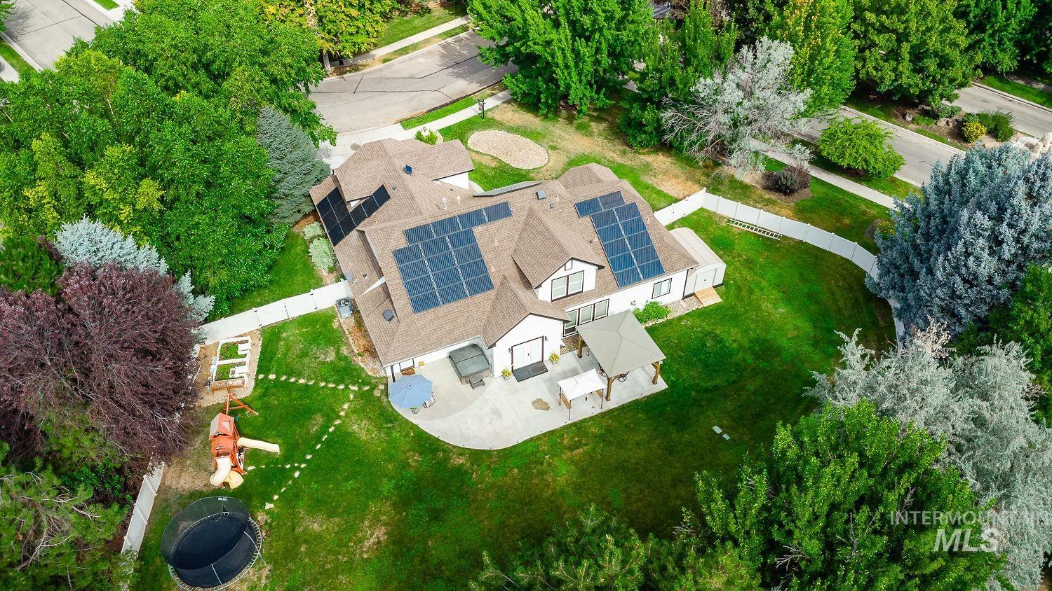 296 N Clearpoint Way, Eagle, Idaho 83616, 5 Bedrooms, 3.5 Bathrooms, Residential For Sale, Price $999,999,MLS 98948833