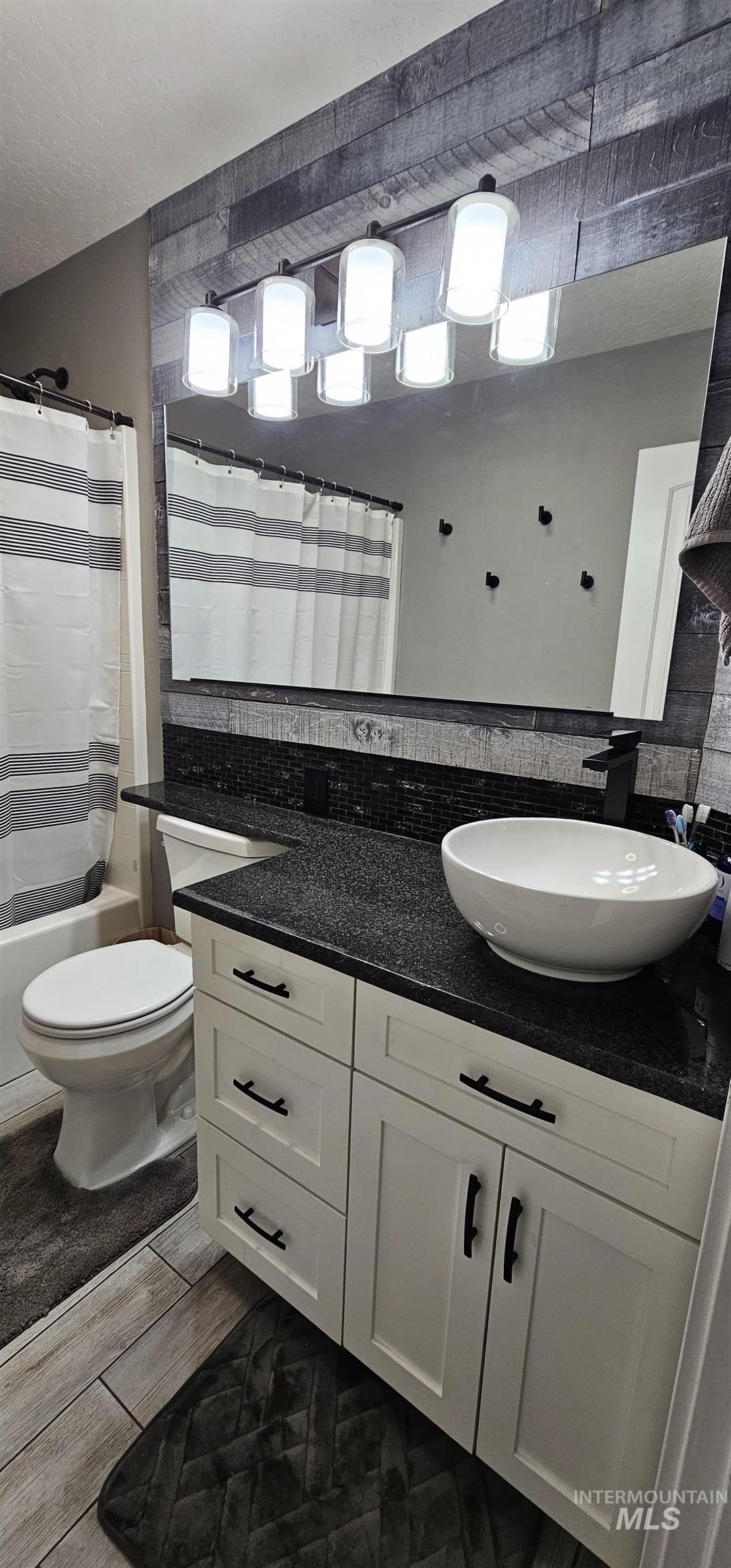 1122 N Roper Pl, Meridian, Idaho 83642, 4 Bedrooms, 3 Bathrooms, Residential For Sale, Price $699,000, 98949034