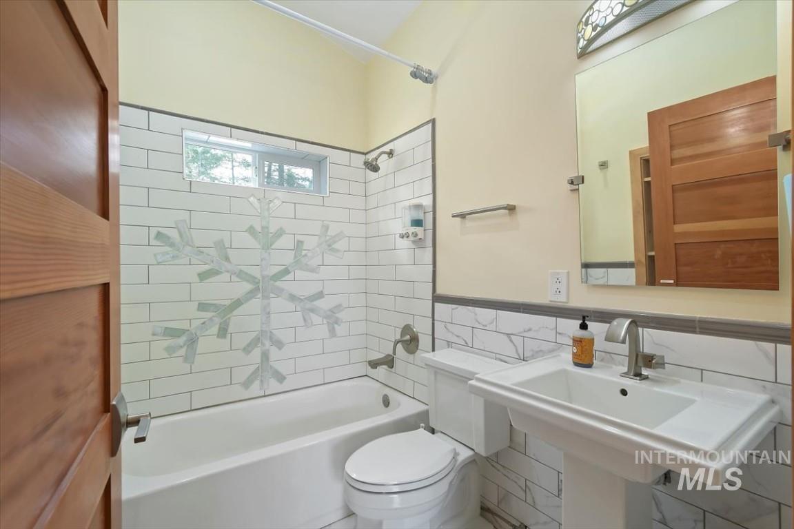 600 Clear Creek Rd, Boise, Idaho 83716-0000, 2 Bedrooms, 2 Bathrooms, Residential For Sale, Price $589,000, 98949066