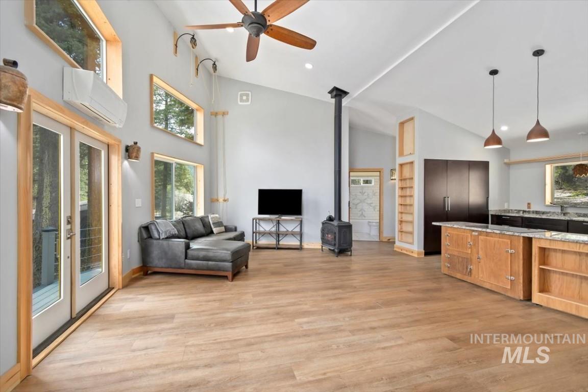 600 Clear Creek Rd, Boise, Idaho 83716-0000, 2 Bedrooms, 2 Bathrooms, Residential For Sale, Price $589,000, 98949066