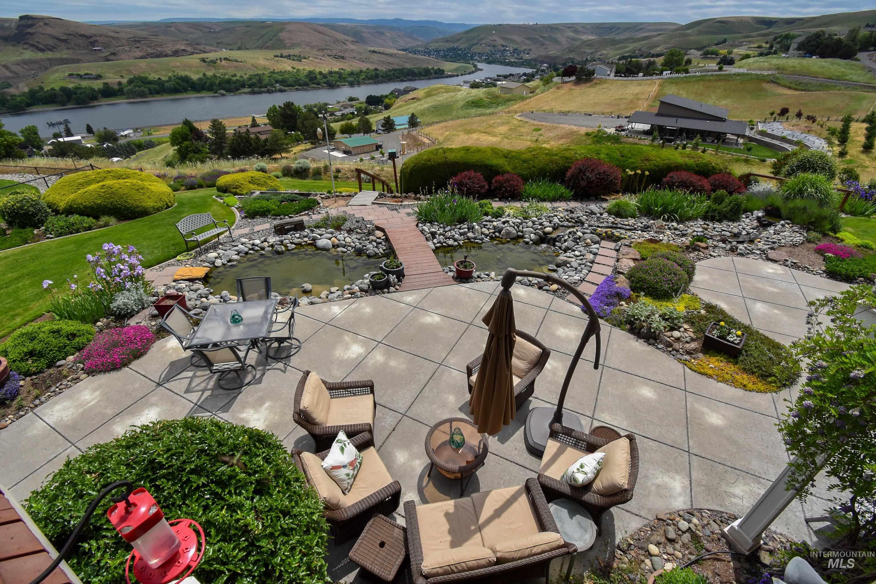 3725 Nicklaus Dr, Clarkston, Washington 99403, 5 Bedrooms, 4 Bathrooms, Residential For Sale, Price $794,000,MLS 98949094