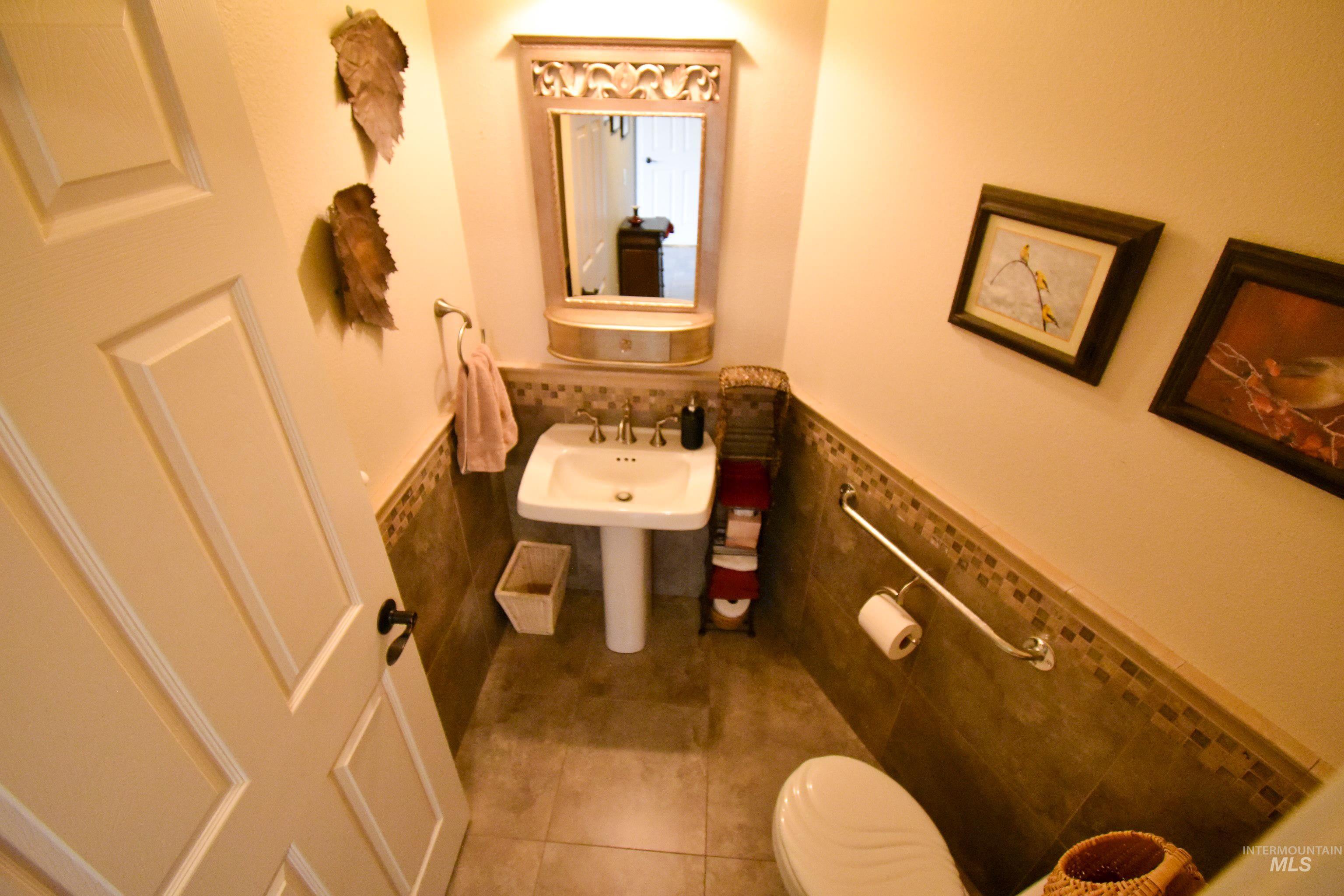 3725 Nicklaus Dr, Clarkston, Washington 99403, 5 Bedrooms, 4 Bathrooms, Residential For Sale, Price $794,000,MLS 98949094