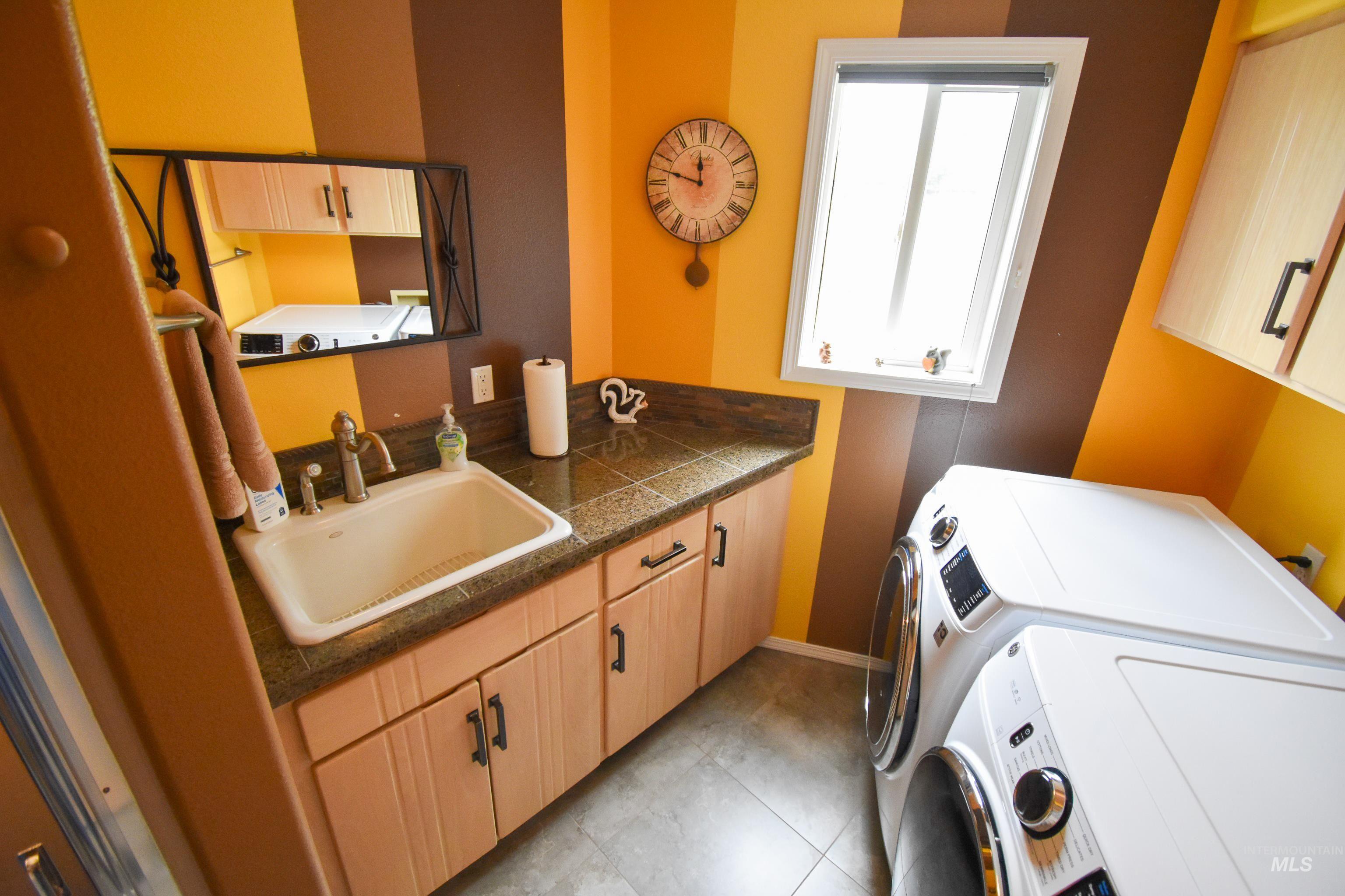 3725 Nicklaus Dr, Clarkston, Washington 99403, 5 Bedrooms, 4 Bathrooms, Residential For Sale, Price $794,000,MLS 98949094