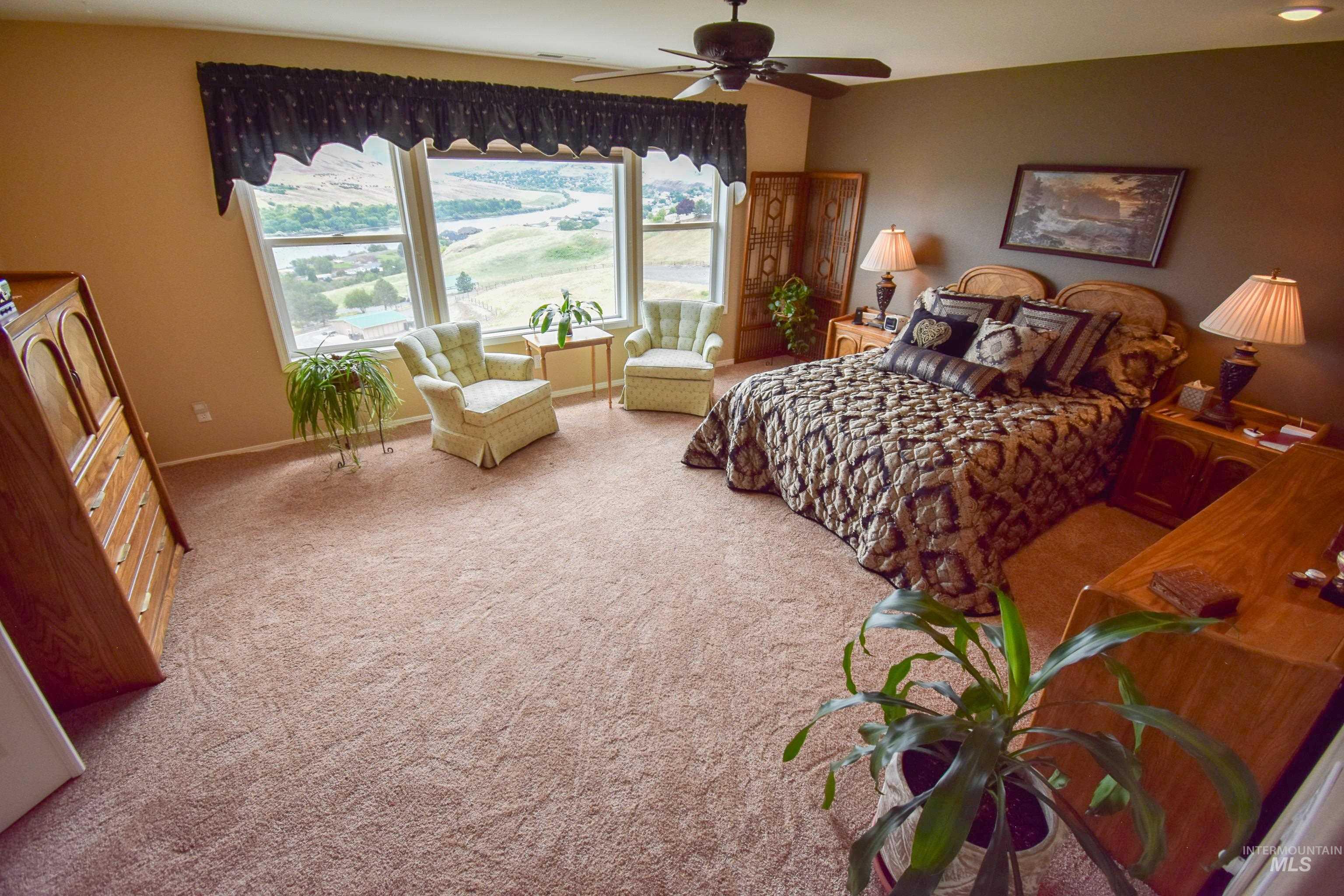 3725 Nicklaus Dr, Clarkston, Washington 99403, 5 Bedrooms, 4 Bathrooms, Residential For Sale, Price $794,000,MLS 98949094