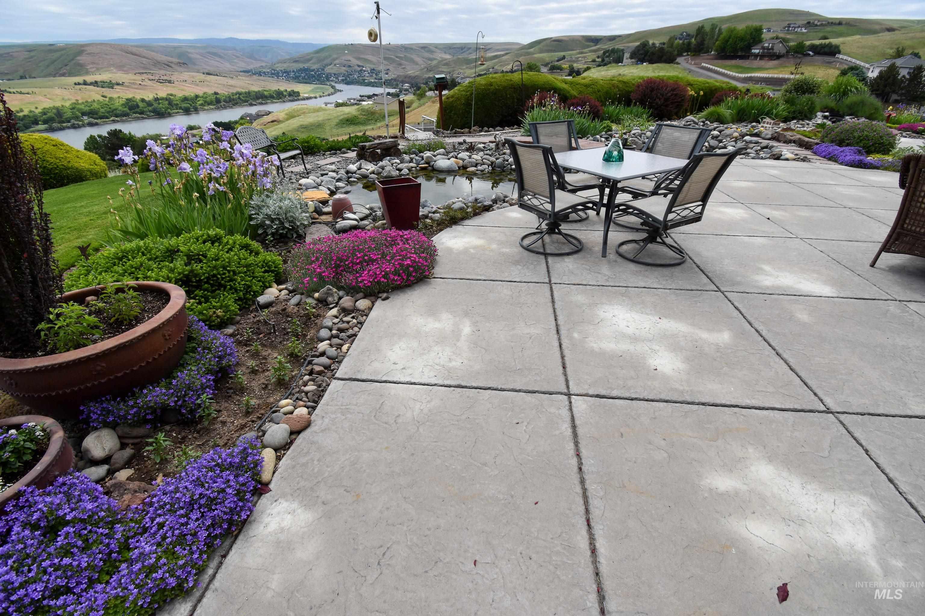 3725 Nicklaus Dr, Clarkston, Washington 99403, 5 Bedrooms, 4 Bathrooms, Residential For Sale, Price $794,000,MLS 98949094