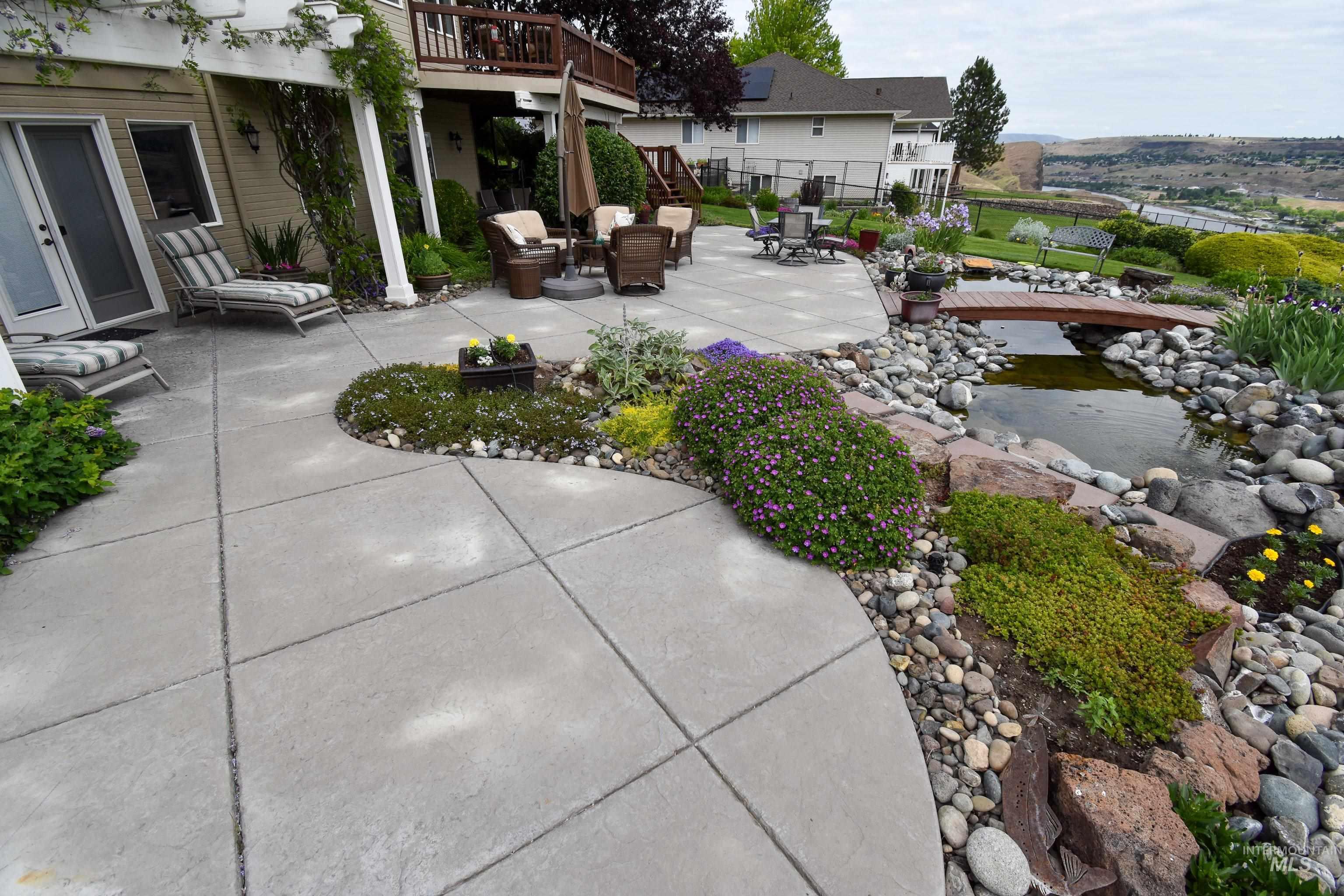 3725 Nicklaus Dr, Clarkston, Washington 99403, 5 Bedrooms, 4 Bathrooms, Residential For Sale, Price $794,000,MLS 98949094