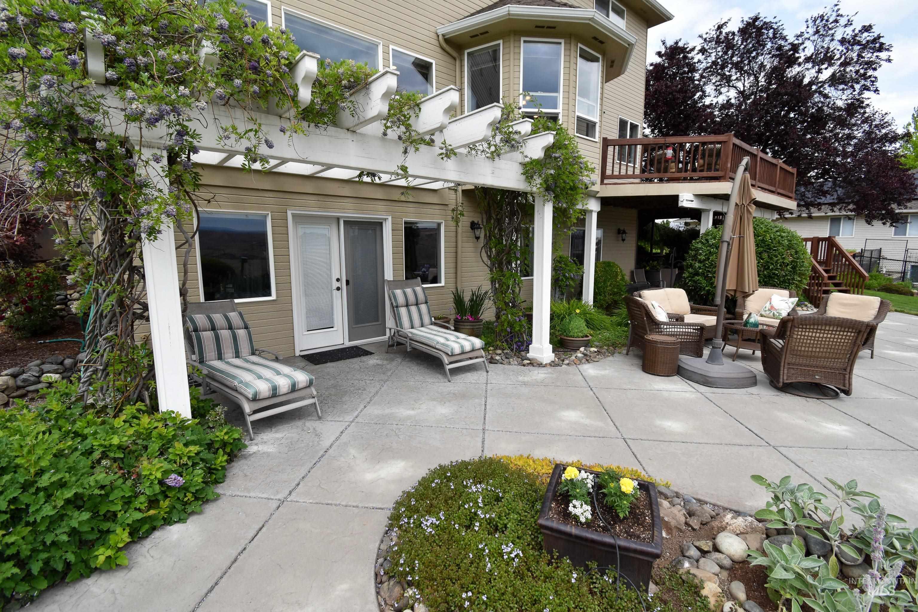 3725 Nicklaus Dr, Clarkston, Washington 99403, 5 Bedrooms, 4 Bathrooms, Residential For Sale, Price $794,000,MLS 98949094