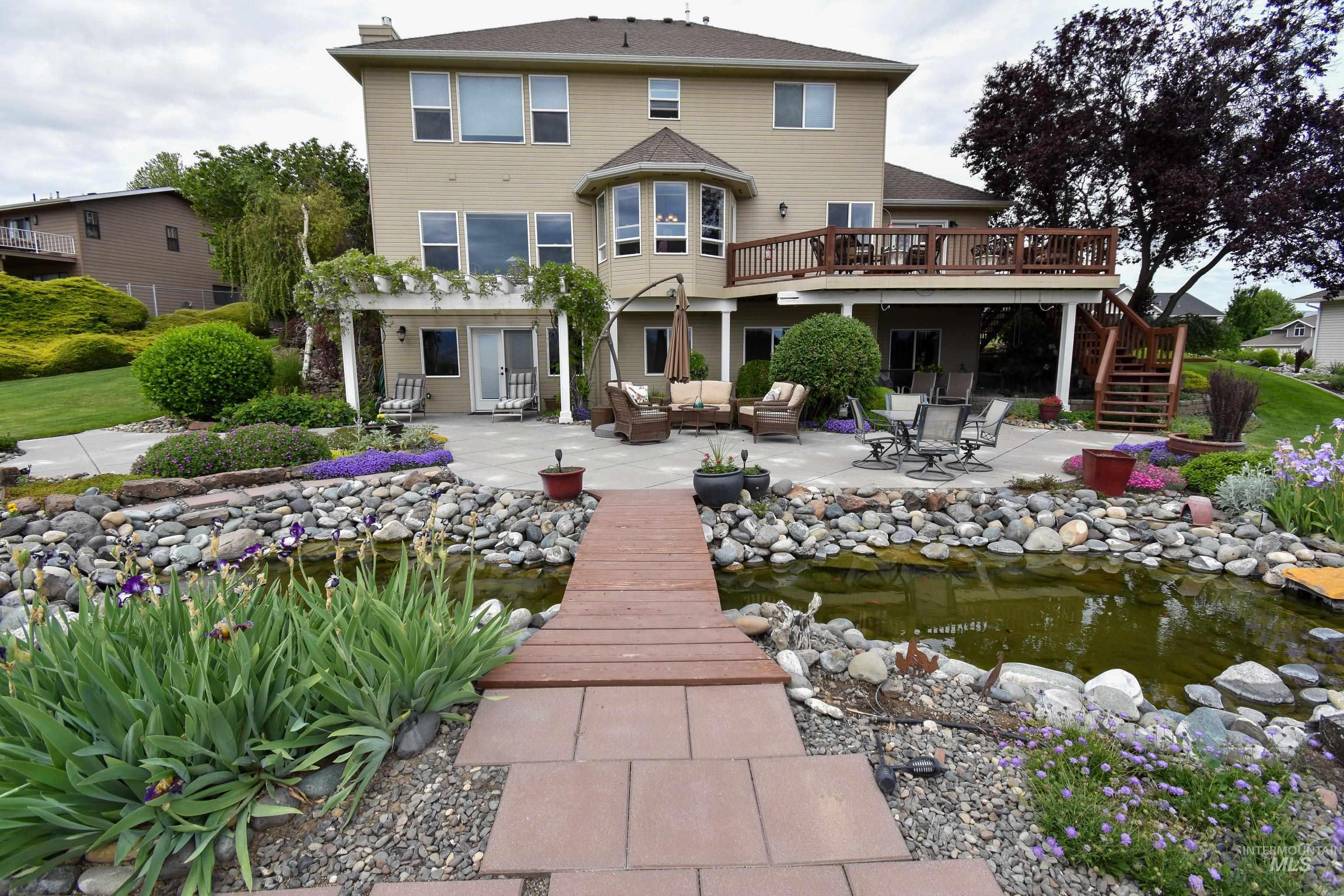 3725 Nicklaus Dr, Clarkston, Washington 99403, 5 Bedrooms, 4 Bathrooms, Residential For Sale, Price $794,000,MLS 98949094