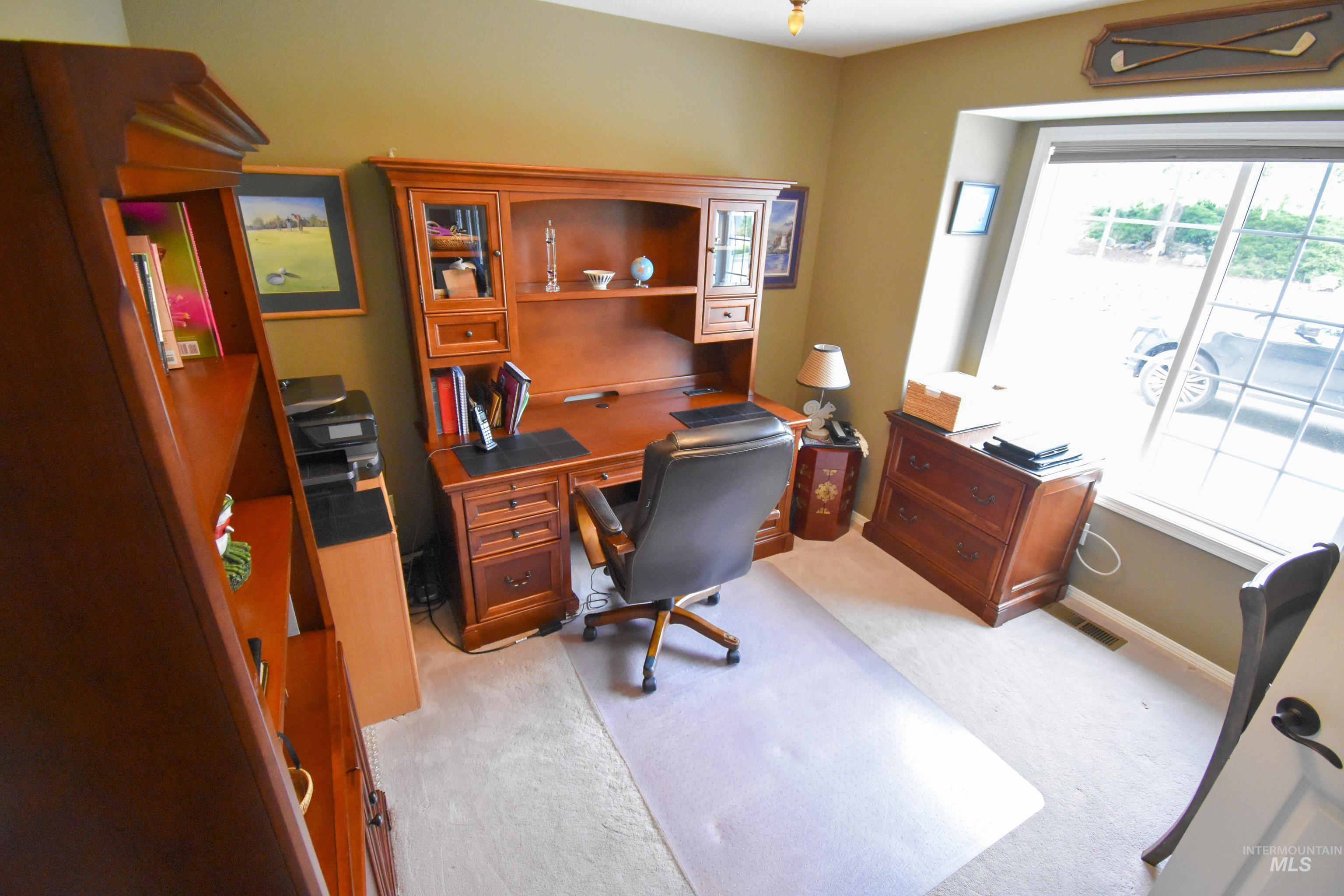 3725 Nicklaus Dr, Clarkston, Washington 99403, 5 Bedrooms, 4 Bathrooms, Residential For Sale, Price $794,000,MLS 98949094