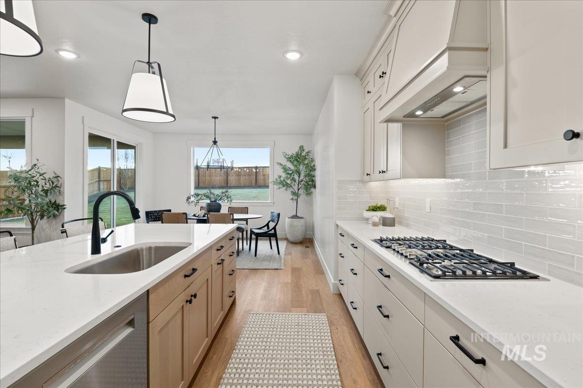 1219 W Ultar Dr, Nampa, Idaho 83686, 4 Bedrooms, 3.5 Bathrooms, Residential For Sale, Price $774,900,MLS 98949096