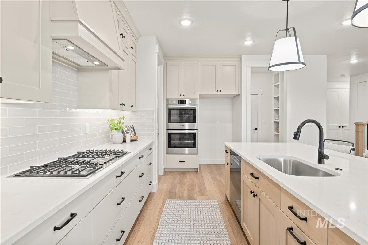 1219 W Ultar Dr, Nampa, Idaho 83686, 4 Bedrooms, 3.5 Bathrooms, Residential For Sale, Price $774,900,MLS 98949096