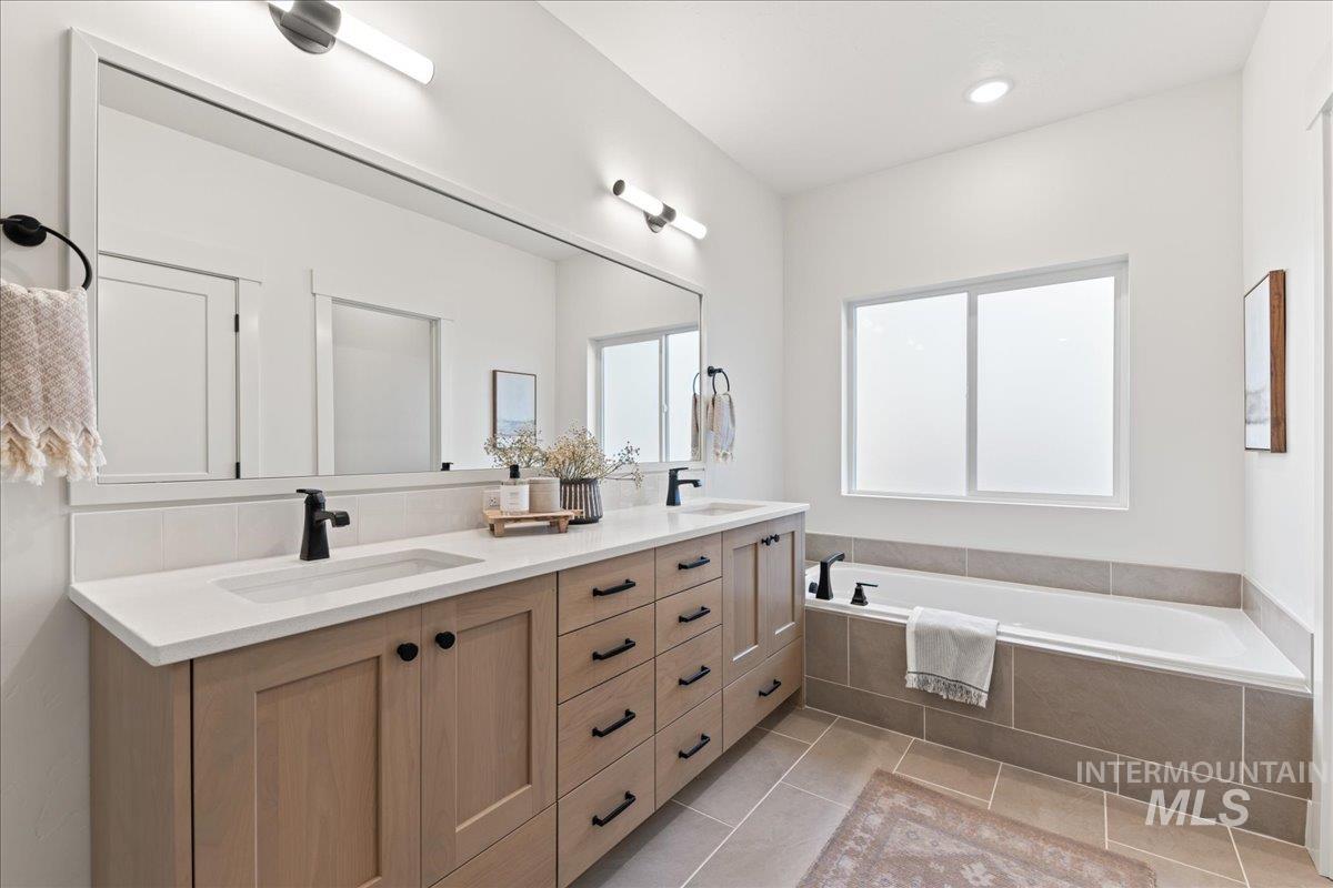 1219 W Ultar Dr, Nampa, Idaho 83686, 4 Bedrooms, 3.5 Bathrooms, Residential For Sale, Price $774,900,MLS 98949096