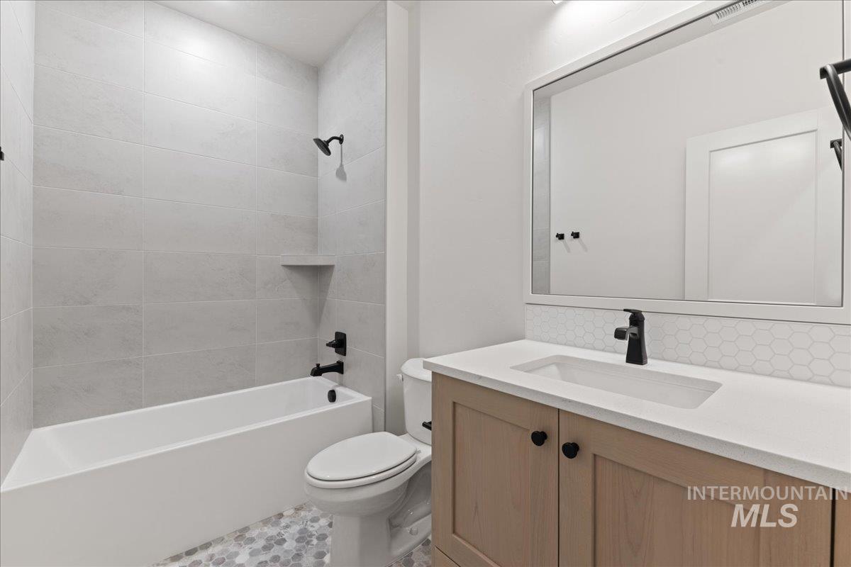 1219 W Ultar Dr, Nampa, Idaho 83686, 4 Bedrooms, 3.5 Bathrooms, Residential For Sale, Price $774,900,MLS 98949096