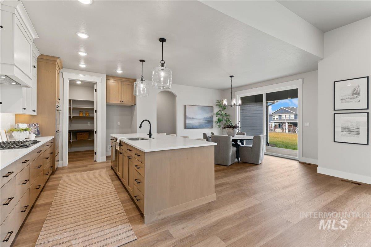 1176 W Eiger Dr, Nampa, Idaho 83686, 3 Bedrooms, 2.5 Bathrooms, Residential For Sale, Price $724,900,MLS 98949098