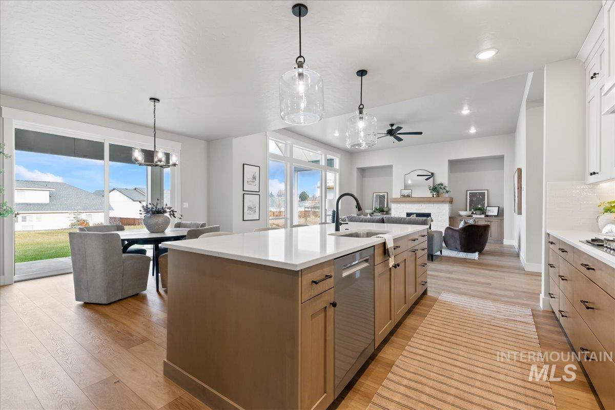 1176 W Eiger Dr, Nampa, Idaho 83686, 3 Bedrooms, 2.5 Bathrooms, Residential For Sale, Price $724,900,MLS 98949098