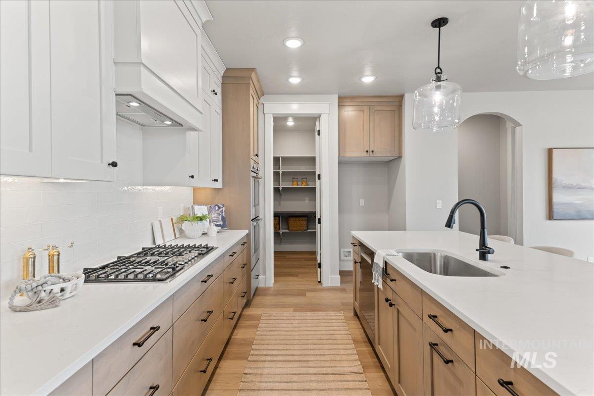 1176 W Eiger Dr, Nampa, Idaho 83686, 3 Bedrooms, 2.5 Bathrooms, Residential For Sale, Price $724,900,MLS 98949098