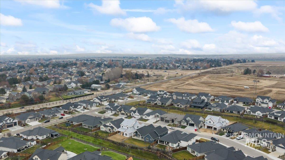 1176 W Eiger Dr, Nampa, Idaho 83686, 3 Bedrooms, 2.5 Bathrooms, Residential For Sale, Price $724,900,MLS 98949098