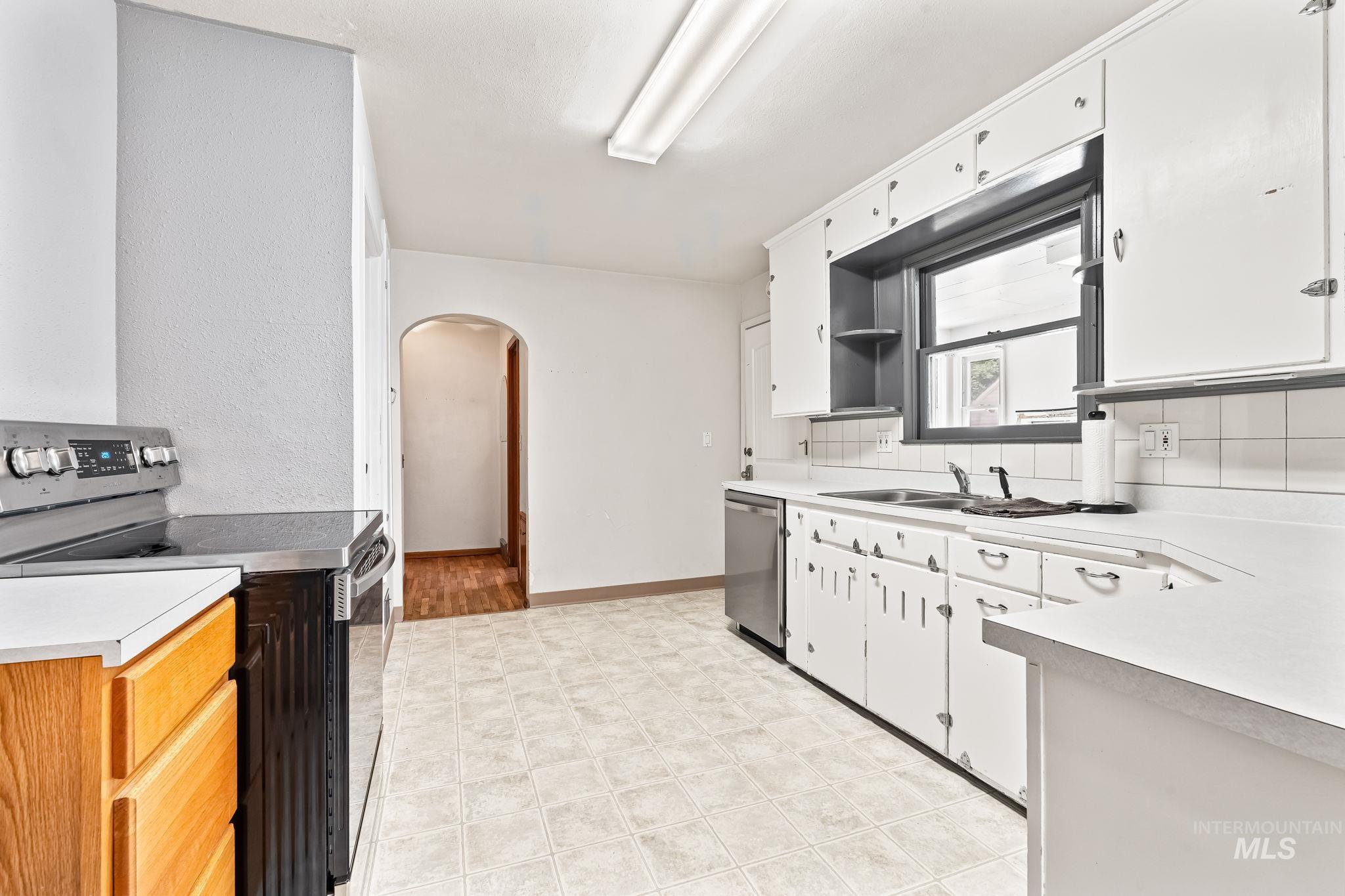 404 N Allumbaugh St, Boise, Idaho 83704, 3 Bedrooms, 2 Bathrooms, Residential For Sale, Price $589,000,MLS 98949104