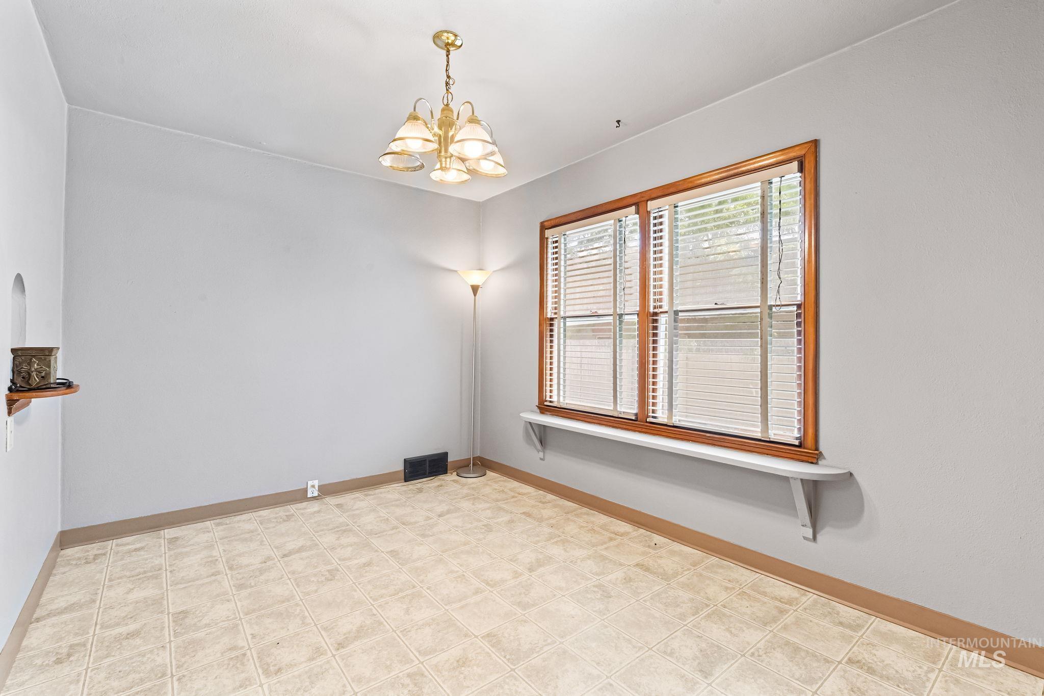 404 N Allumbaugh St, Boise, Idaho 83704, 3 Bedrooms, 2 Bathrooms, Residential For Sale, Price $589,000,MLS 98949104