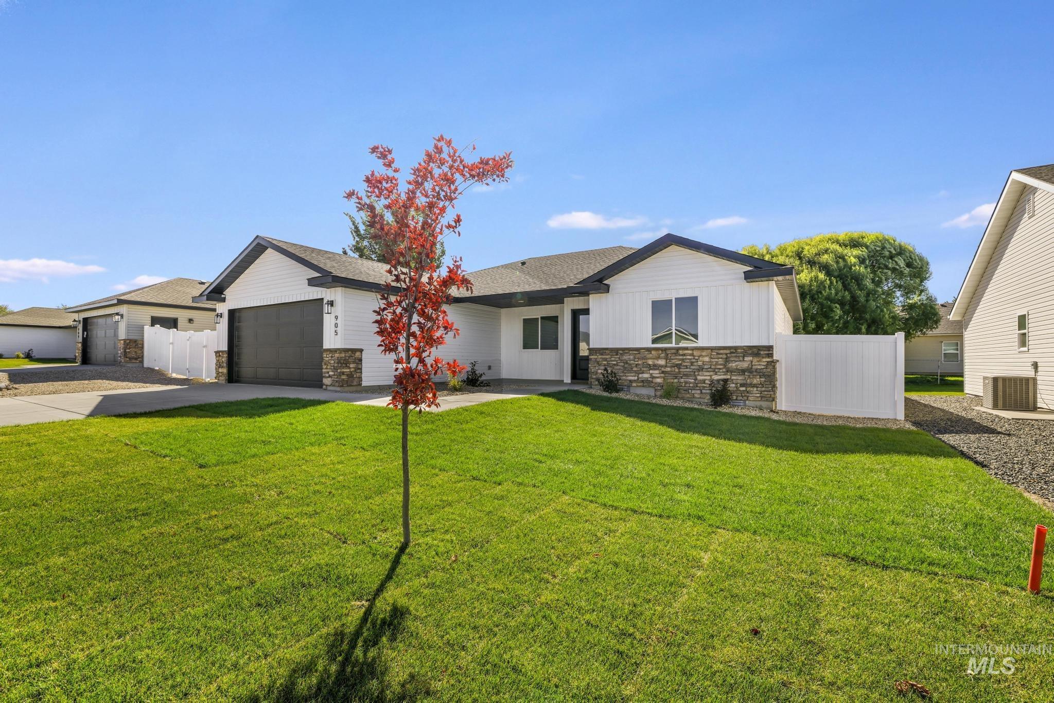 905 E 23rd Ave., Jerome, Idaho 83338, 4 Bedrooms, 2 Bathrooms, Residential For Sale, Price $369,900,MLS 98949143