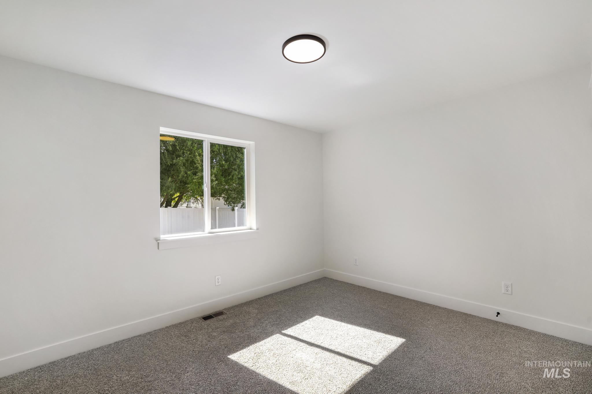 905 E 23rd Ave., Jerome, Idaho 83338, 4 Bedrooms, 2 Bathrooms, Residential For Sale, Price $369,900,MLS 98949143